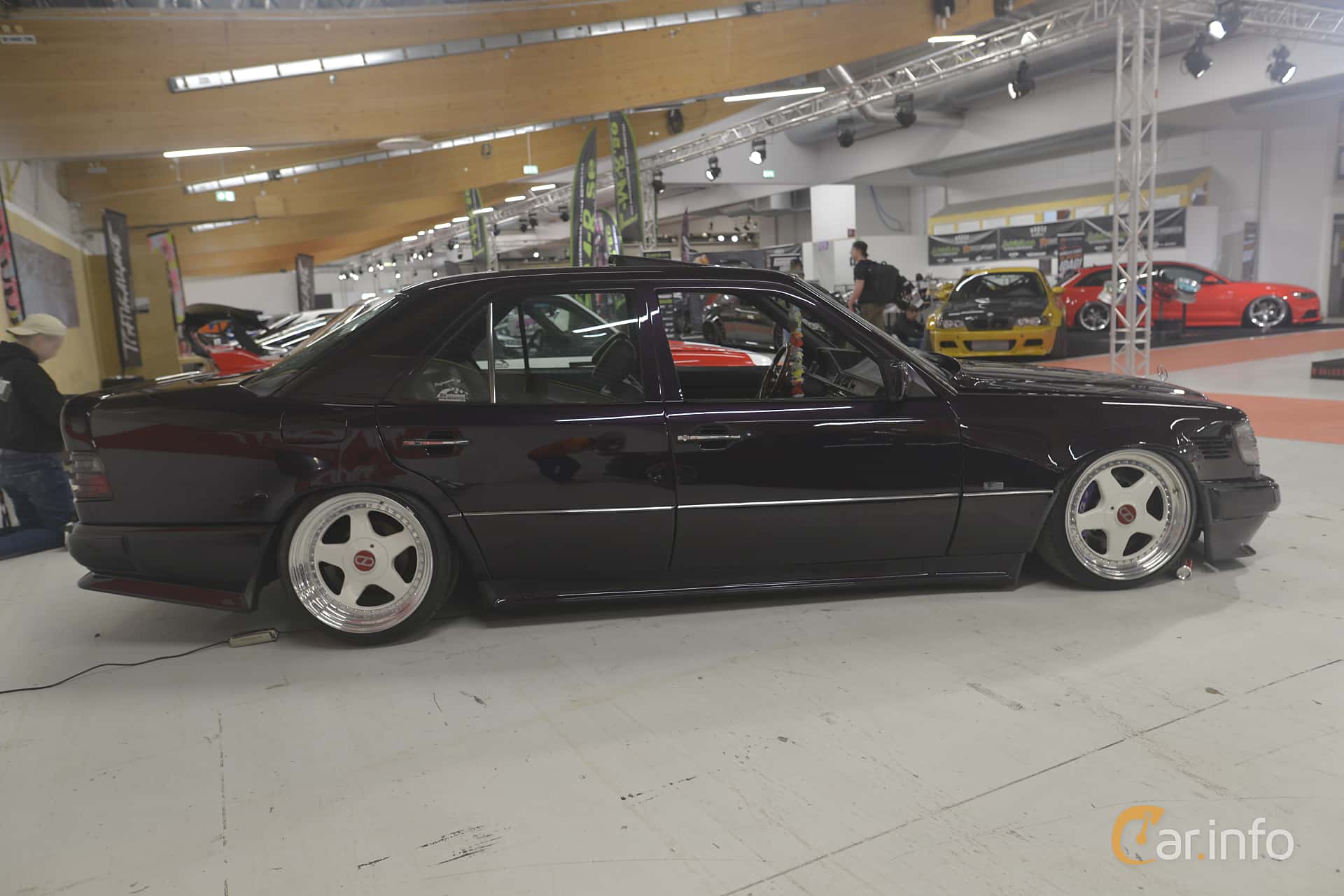 Mercedes-Benz 300 D  4G-Tronic, 113hp, 1993