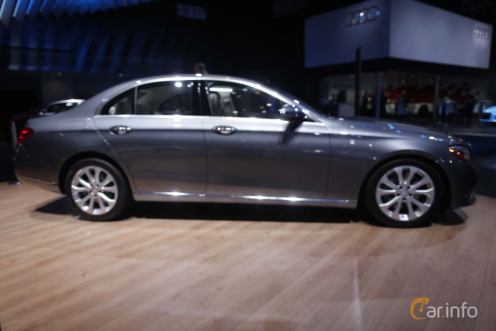 Mercedes-Benz E 300 4MATIC W213