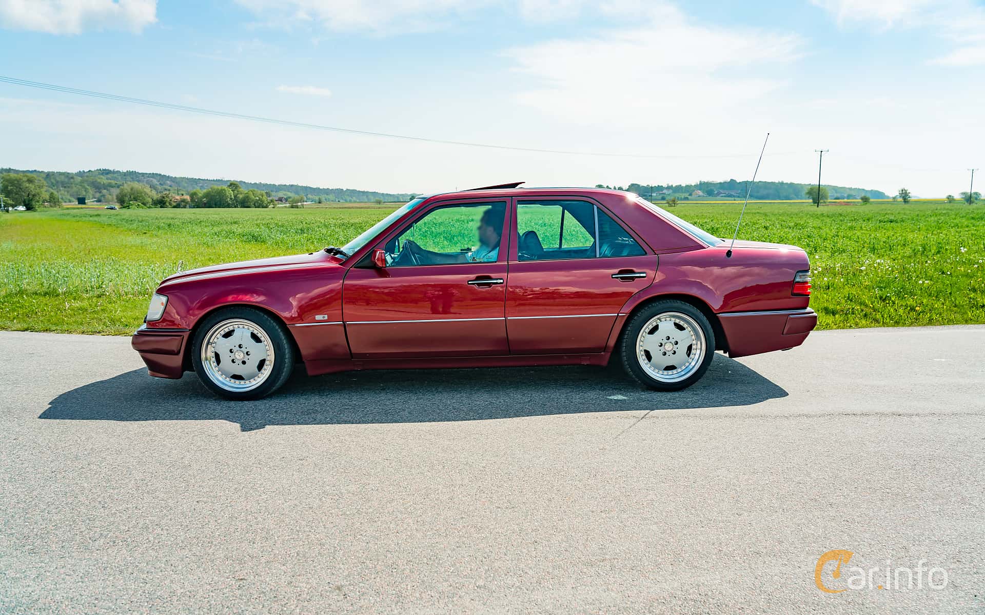 Mercedes-Benz 260 E  Manual, 160hp, 1993