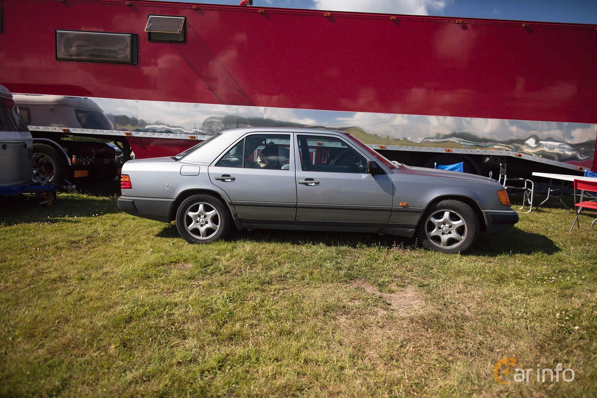Mercedes-Benz 300 E  Manual, 180hp, 1989