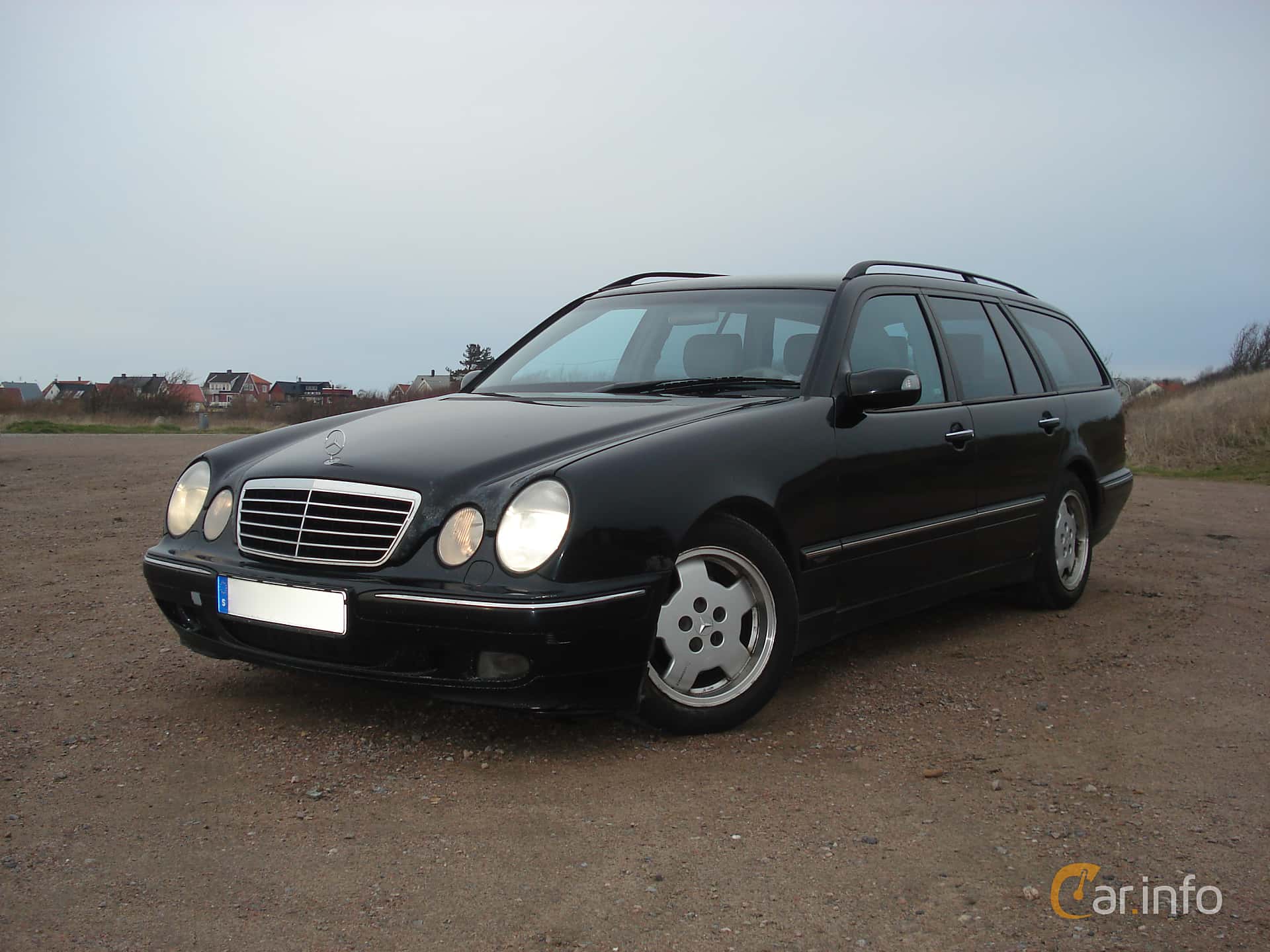 Mercedes-Benz E 320 T CDI  Automatic, 197hp, 2001