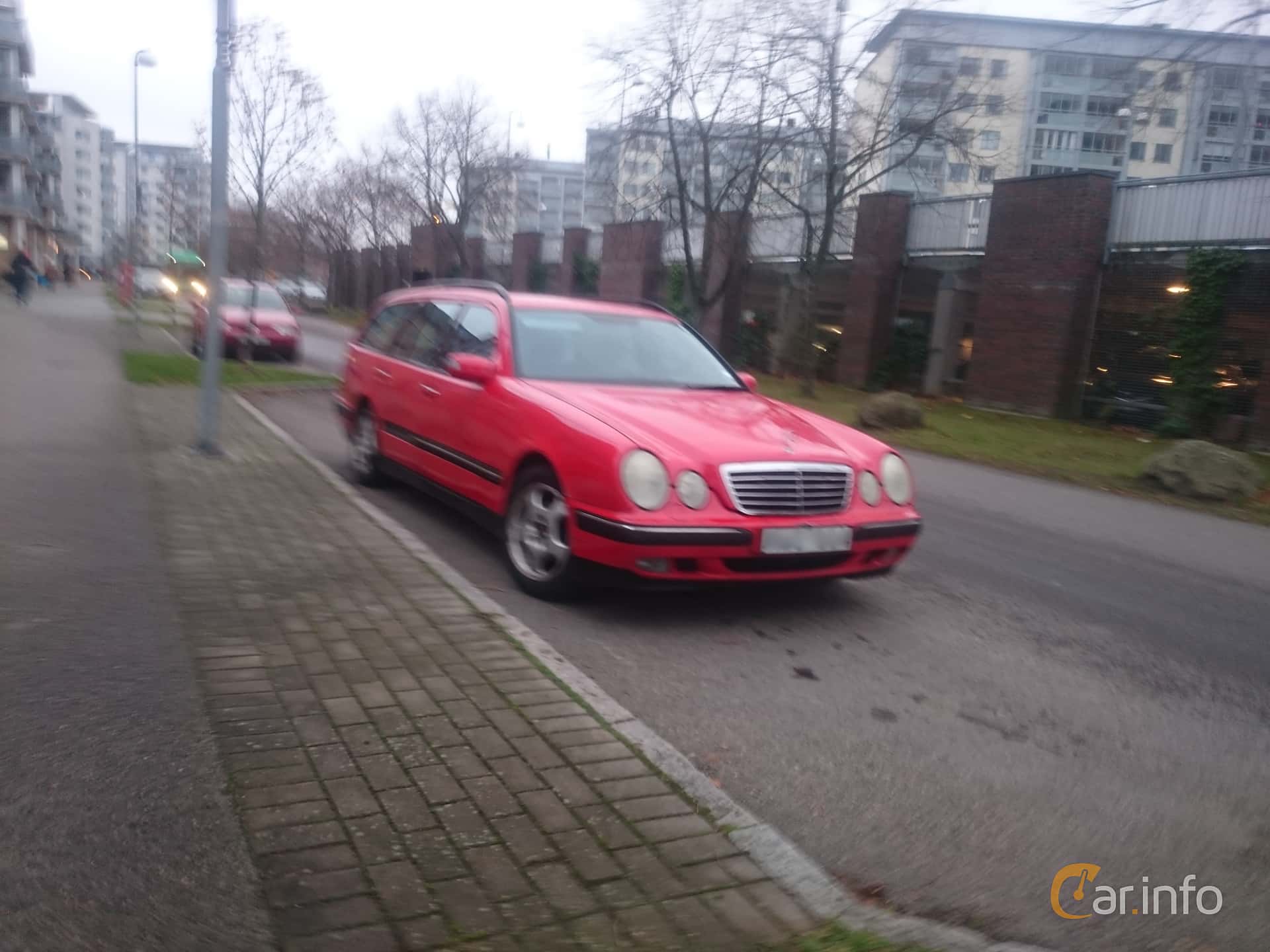 Mercedes-Benz E 200 T Kompressor  Automatic, 163hp, 2001
