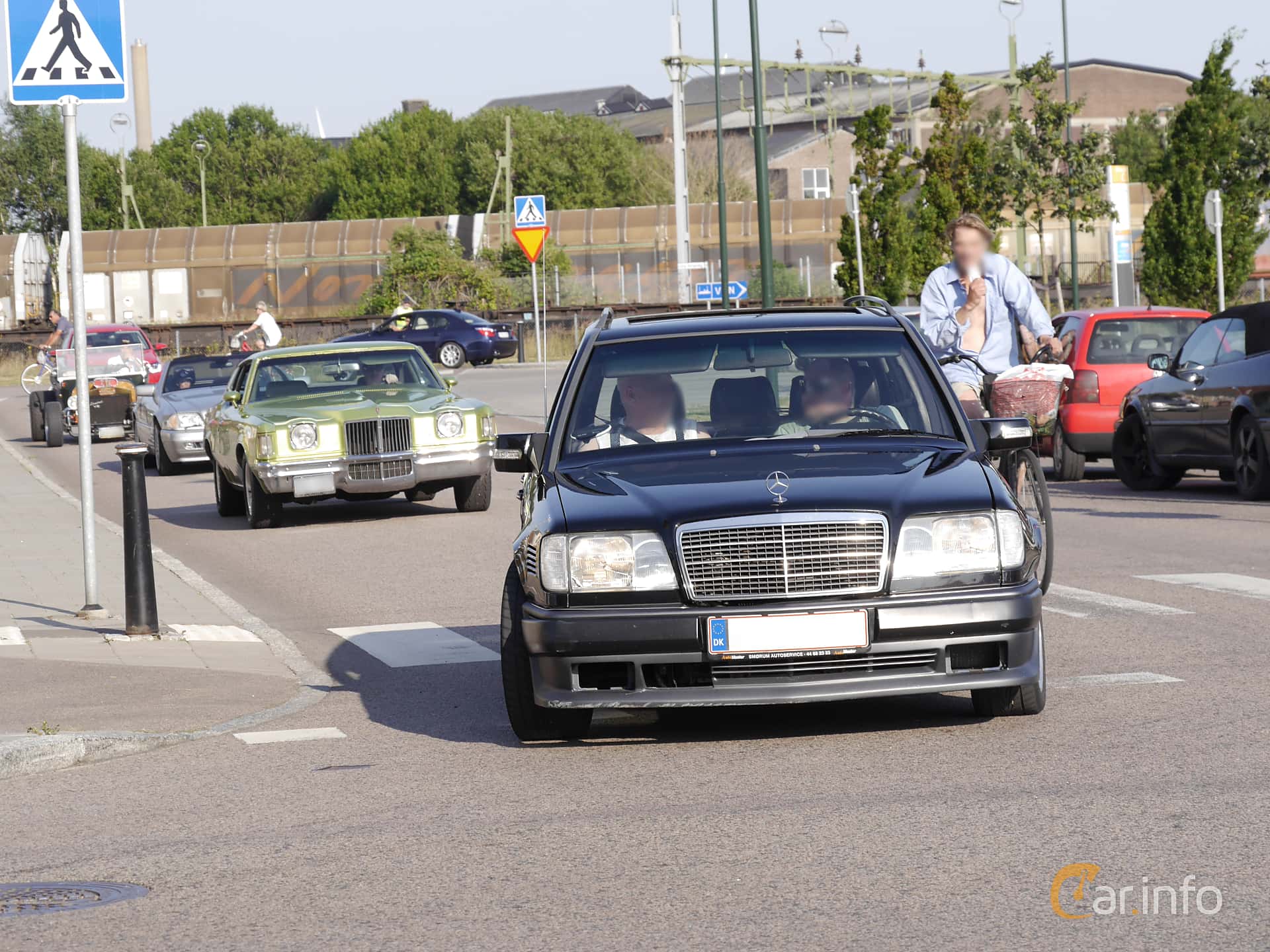 Mercedes-Benz 300 TD  Manual, 109hp, 1987