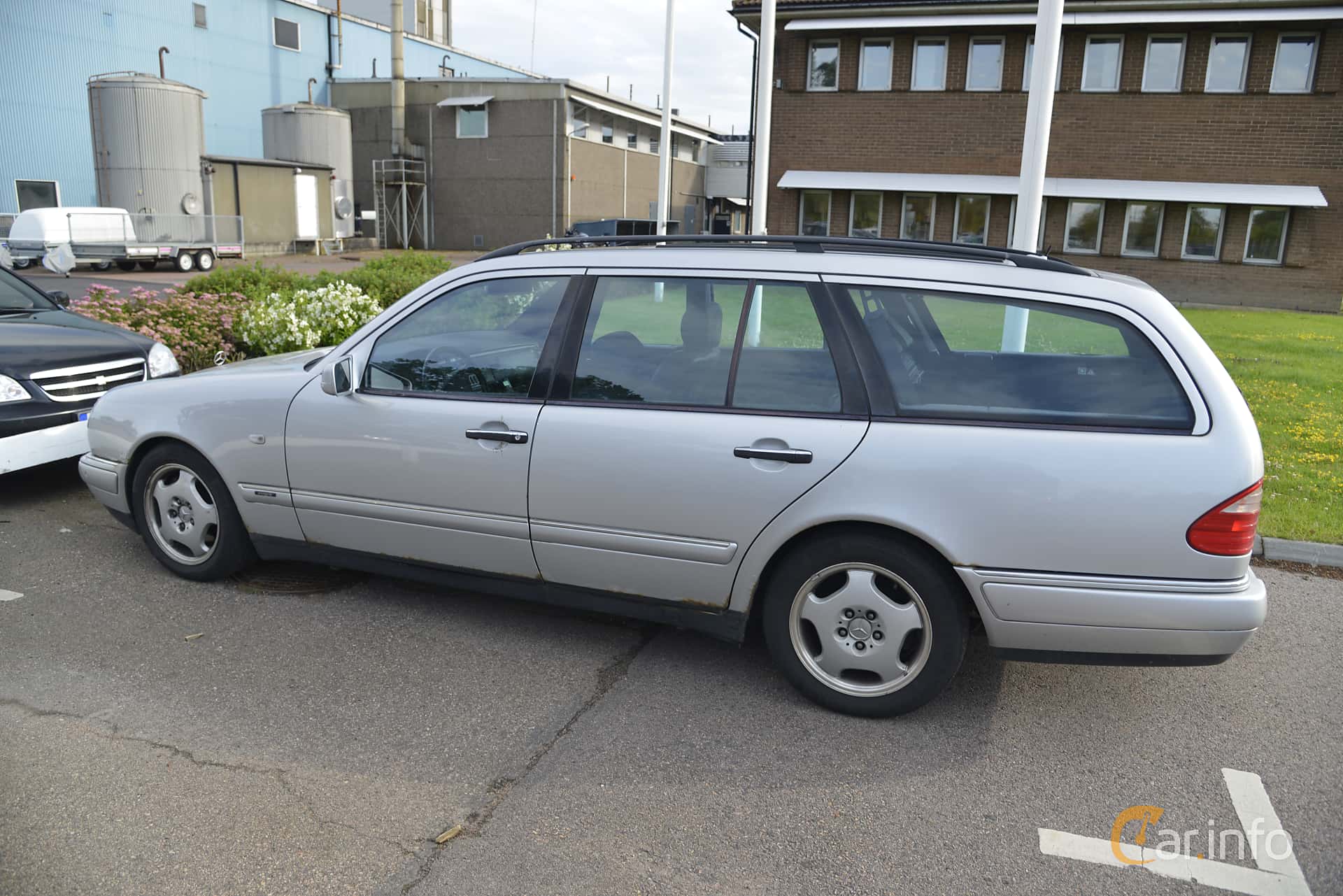 Mercedes-Benz E 280 T  Automatic, 204hp, 1999