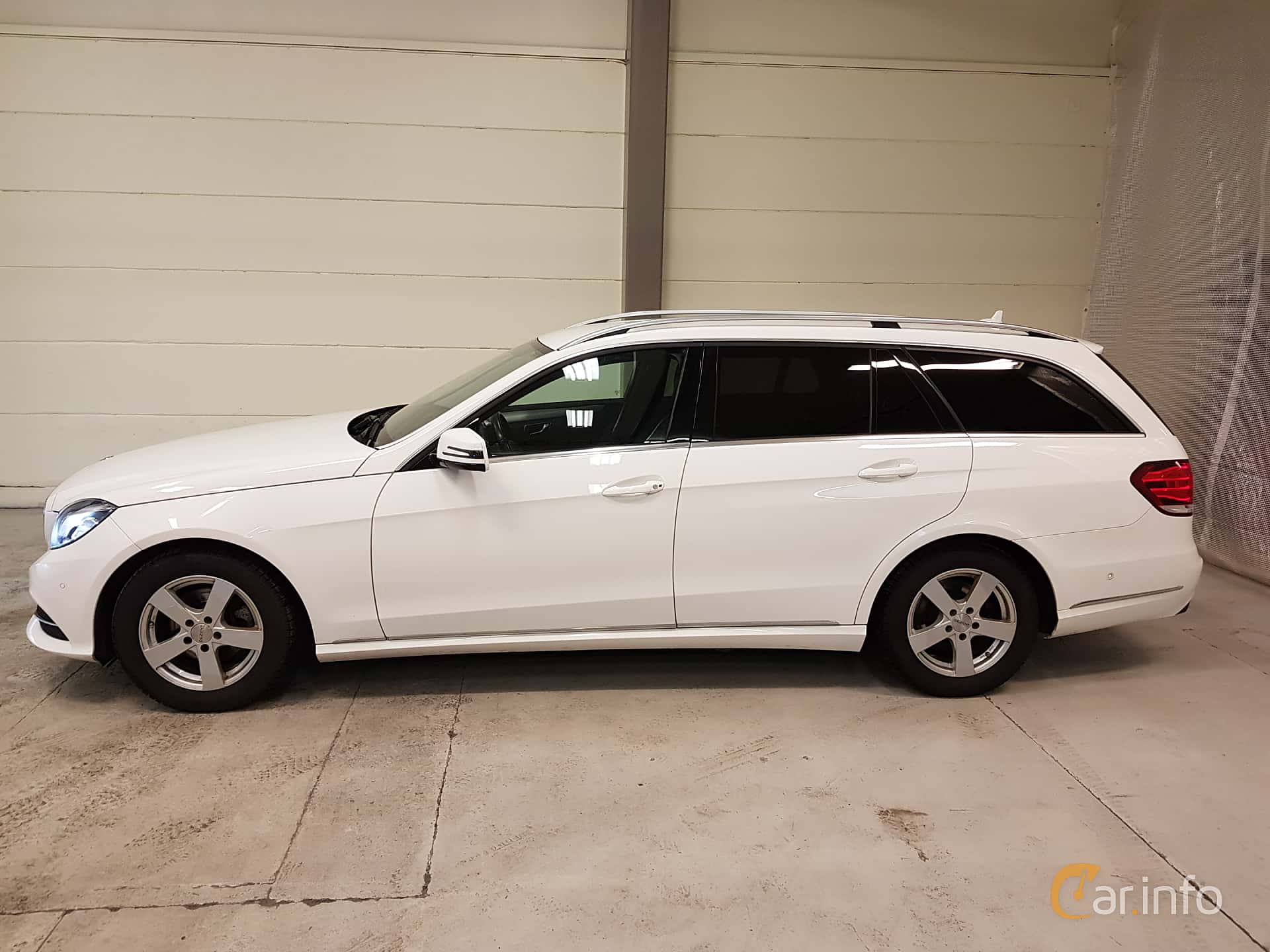 Mercedes-Benz E 220 T BlueTEC  Manual, 170hp, 2016