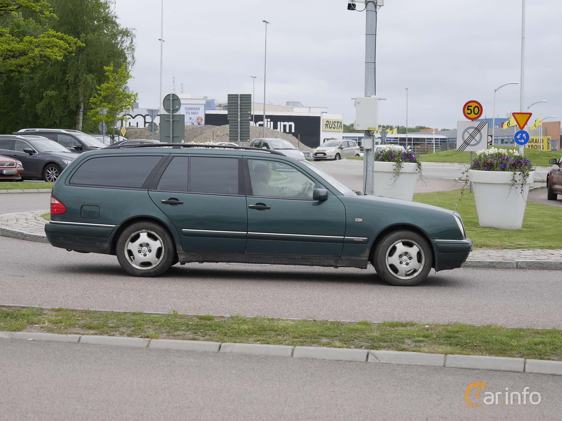 Mercedes-Benz E 320 T  Automatic, 224hp, 1997