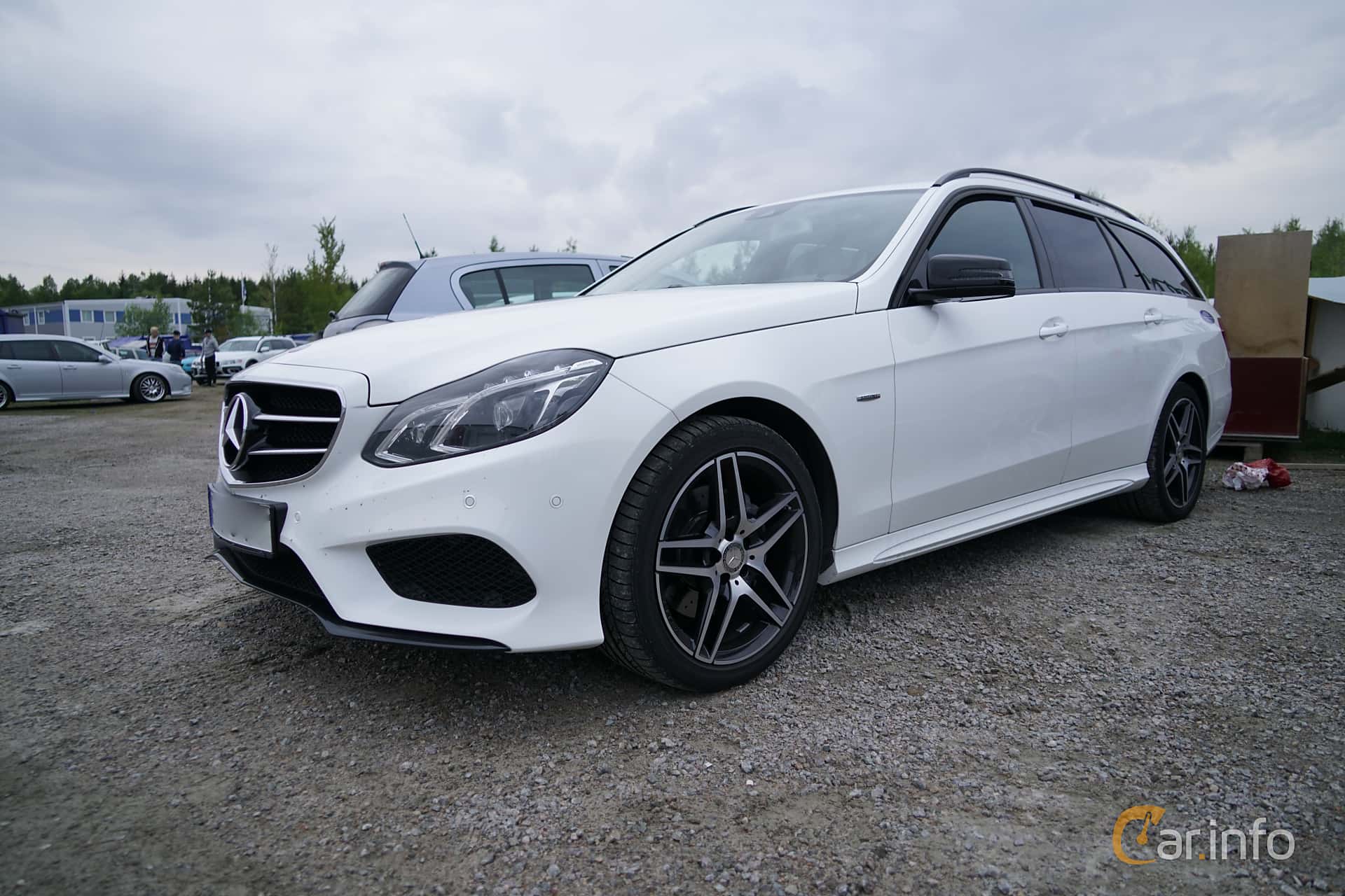 Mercedes-Benz E 220 T BlueTEC  170hp, 2016