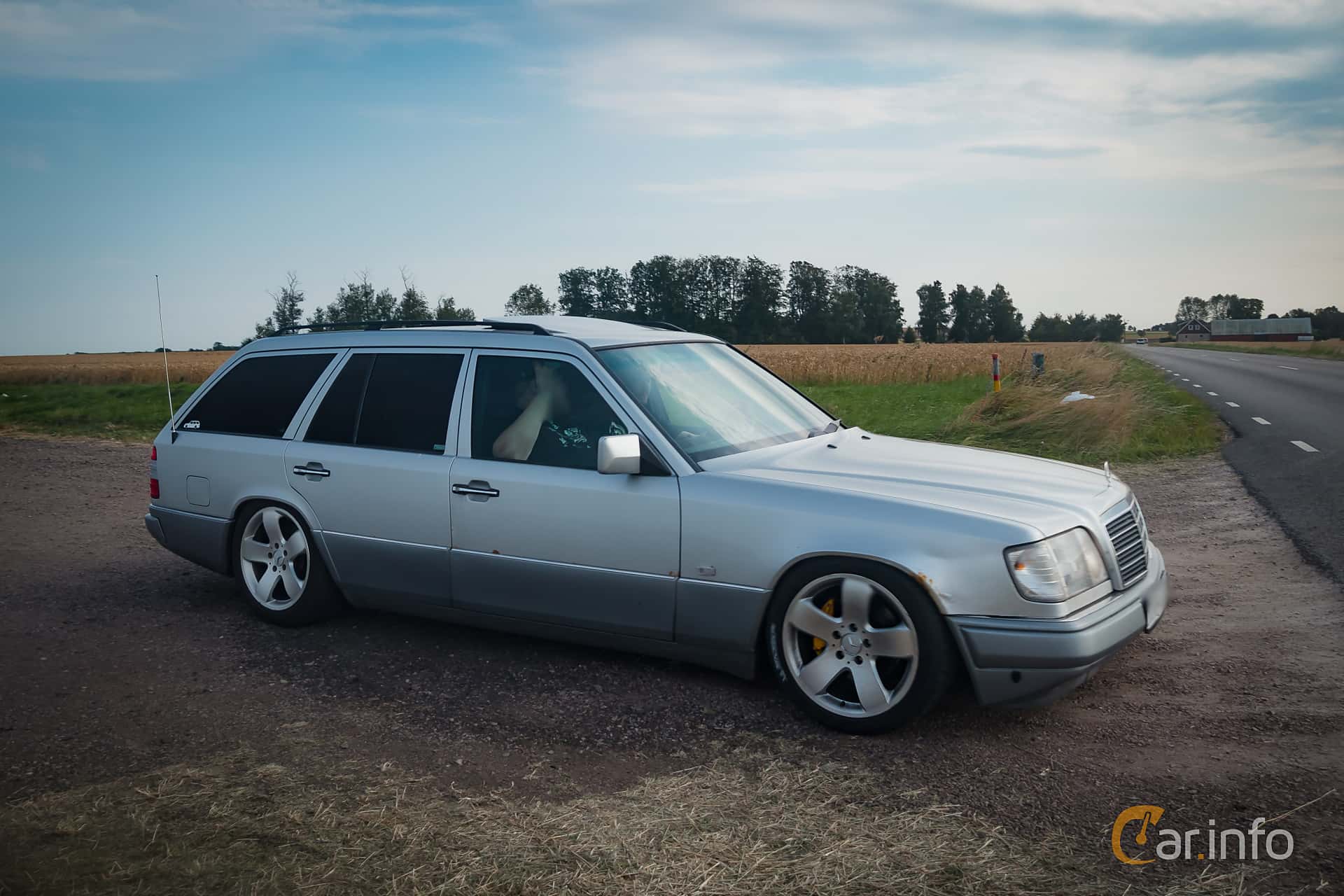 Mercedes-Benz E 320 T  220hp, 1996