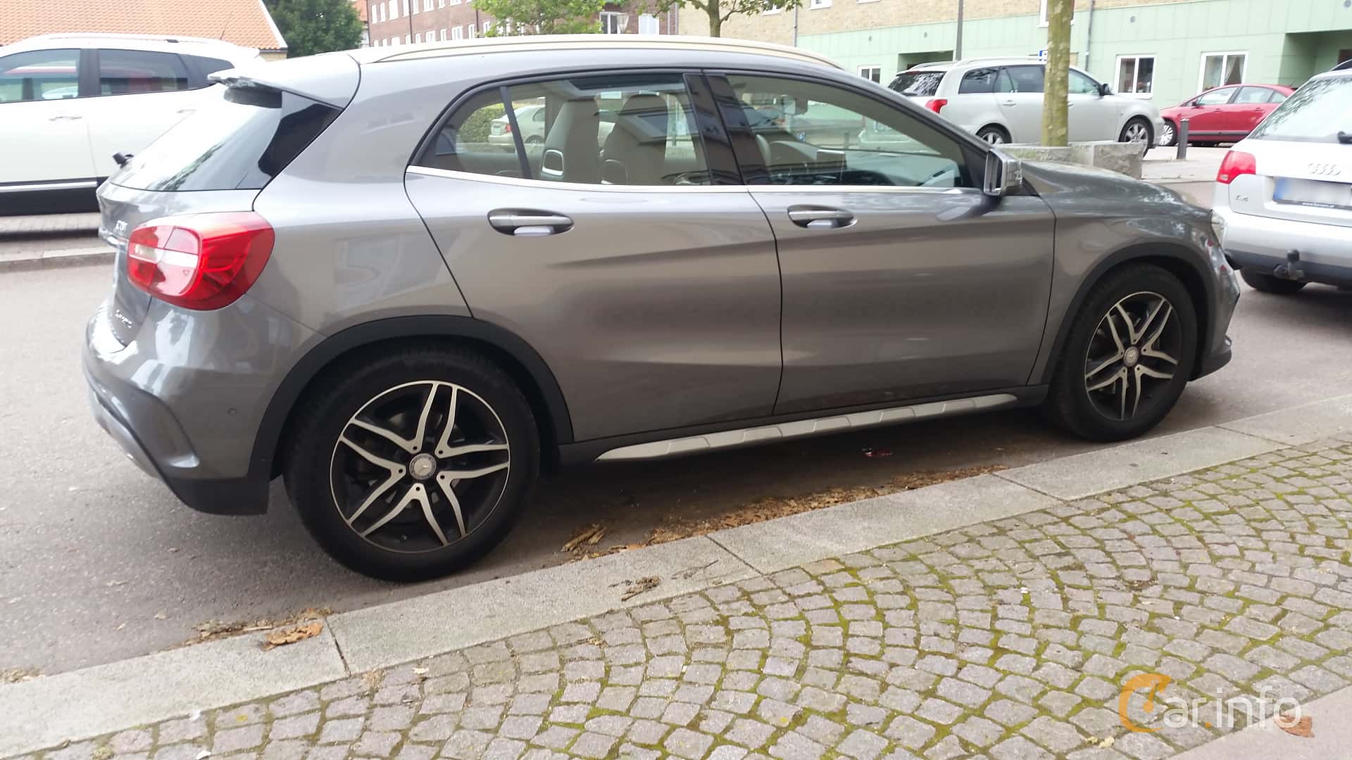 Mercedes-Benz GLA 220 CDI 4MATIC 7G-DCT
