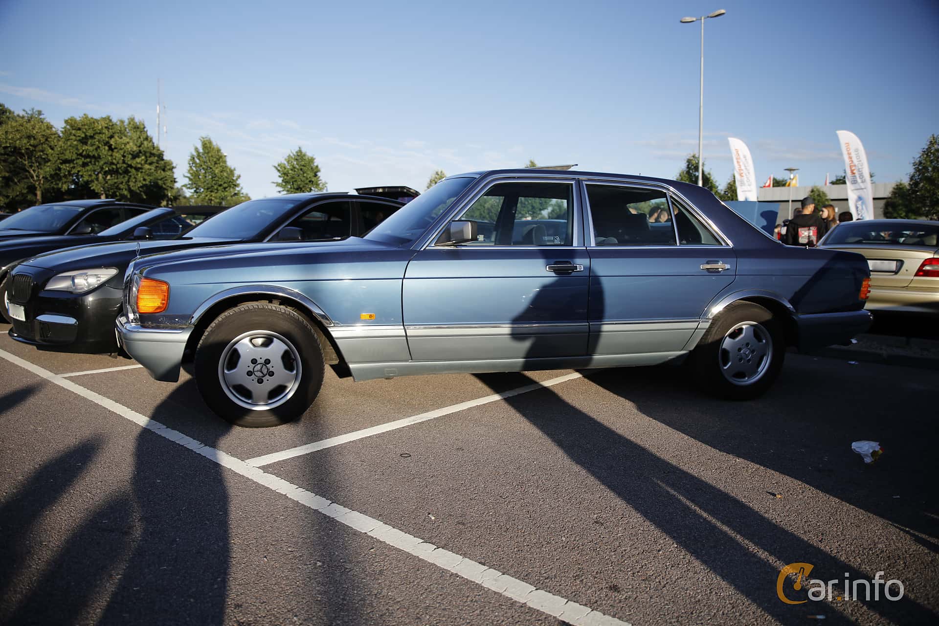 Mercedes-Benz 560 SE Automatic, 4-speed