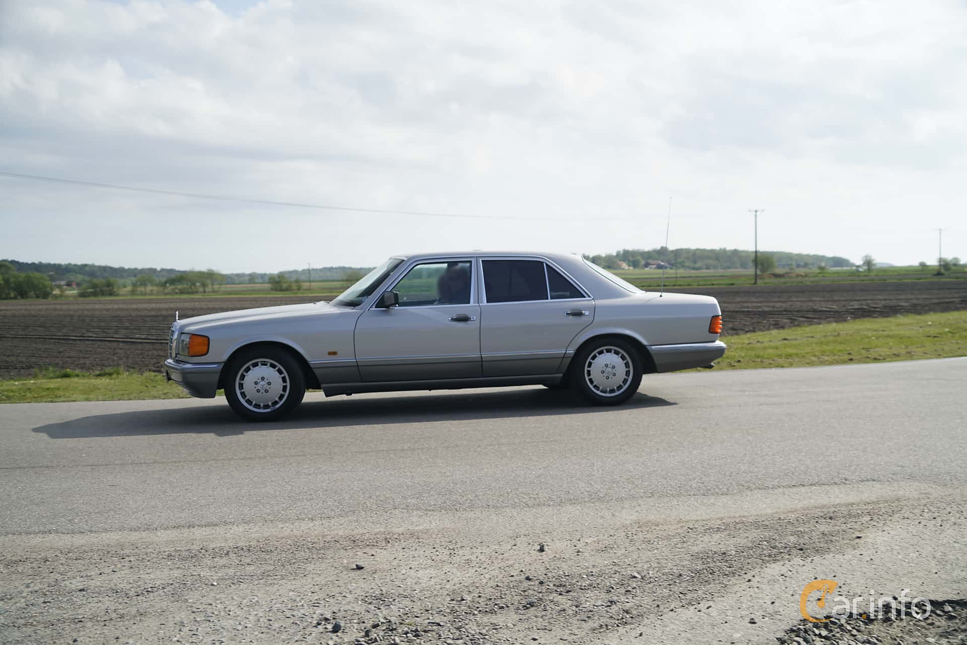 Mercedes-Benz 300 SE  180hp, 1986