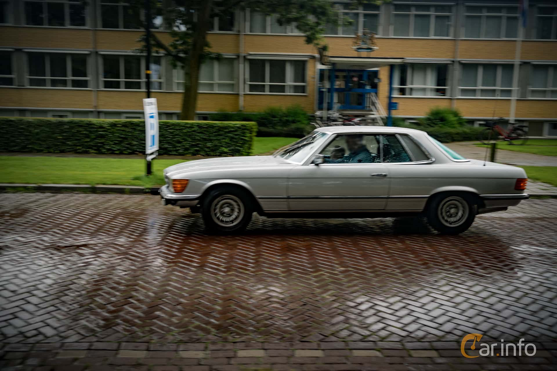 Mercedes-Benz 280 SLC  Manual, 177hp, 1981