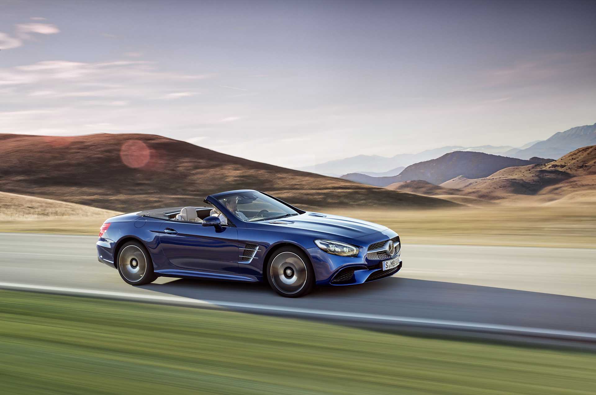 Mercedes-Benz SL 500  9G-Tronic, 455hp, 2016