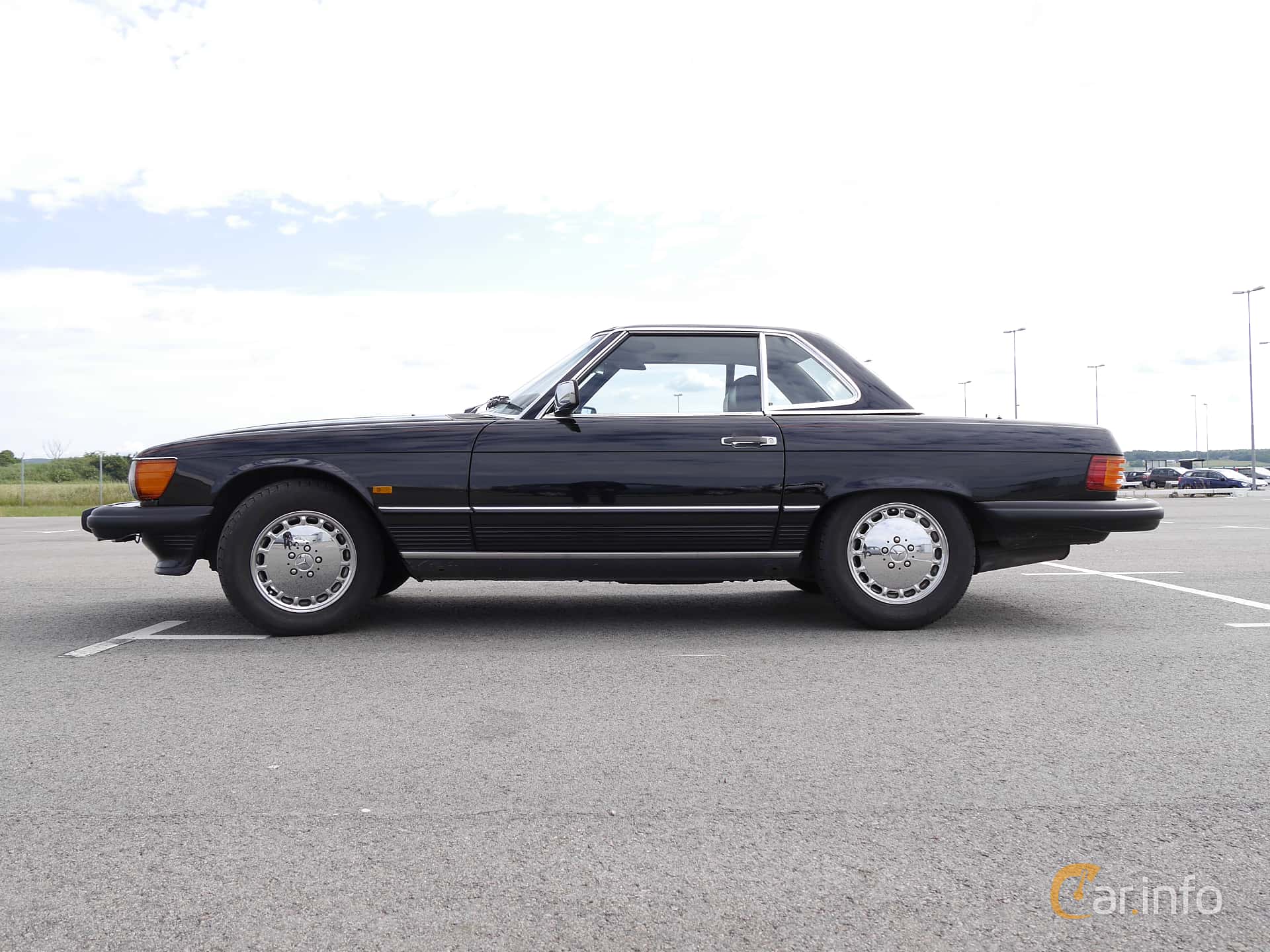 Mercedes-Benz 560 SL  Automatic, 227hp, 1988