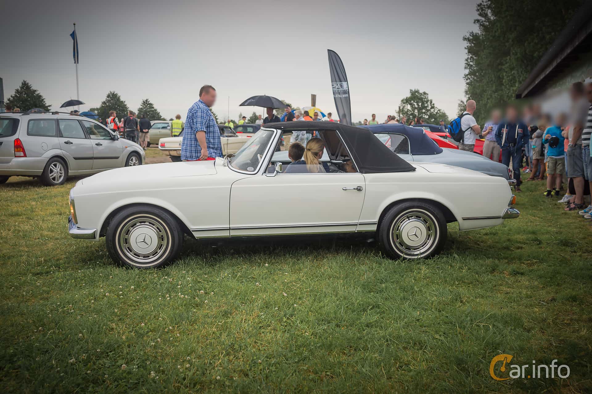 Mercedes-Benz 280 SL W113