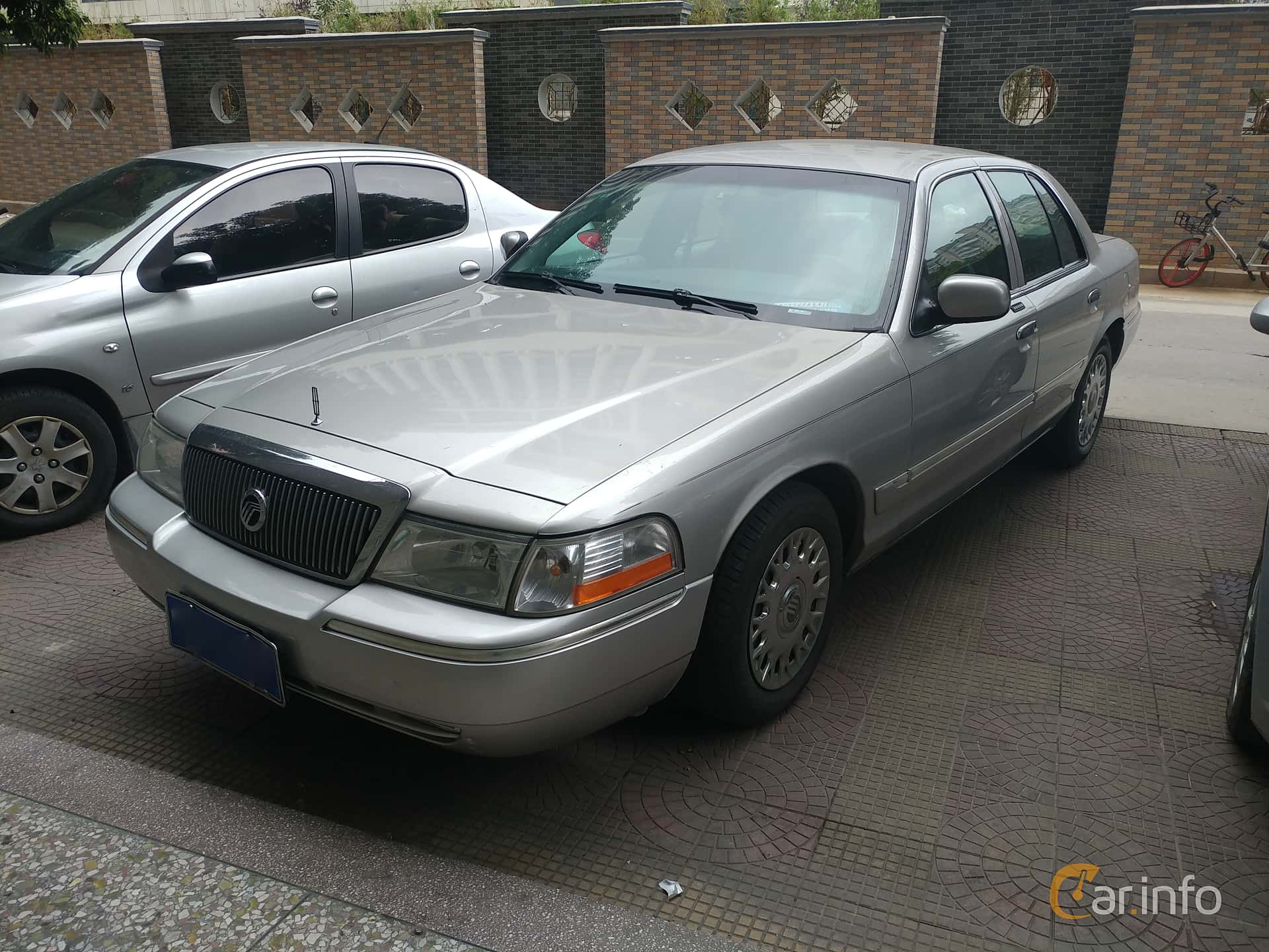 Mercury Grand Marquis 4.6 V8 Automatic, 227hp, 2003