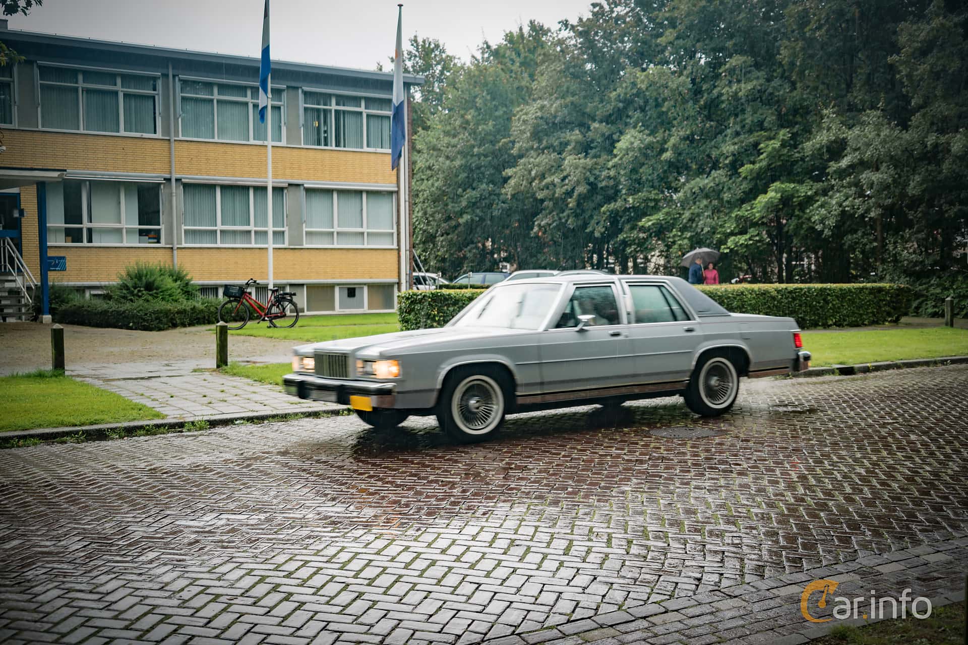Mercury Grand Marquis 4-door 4.9 V8 Automatic, 152hp, 1987