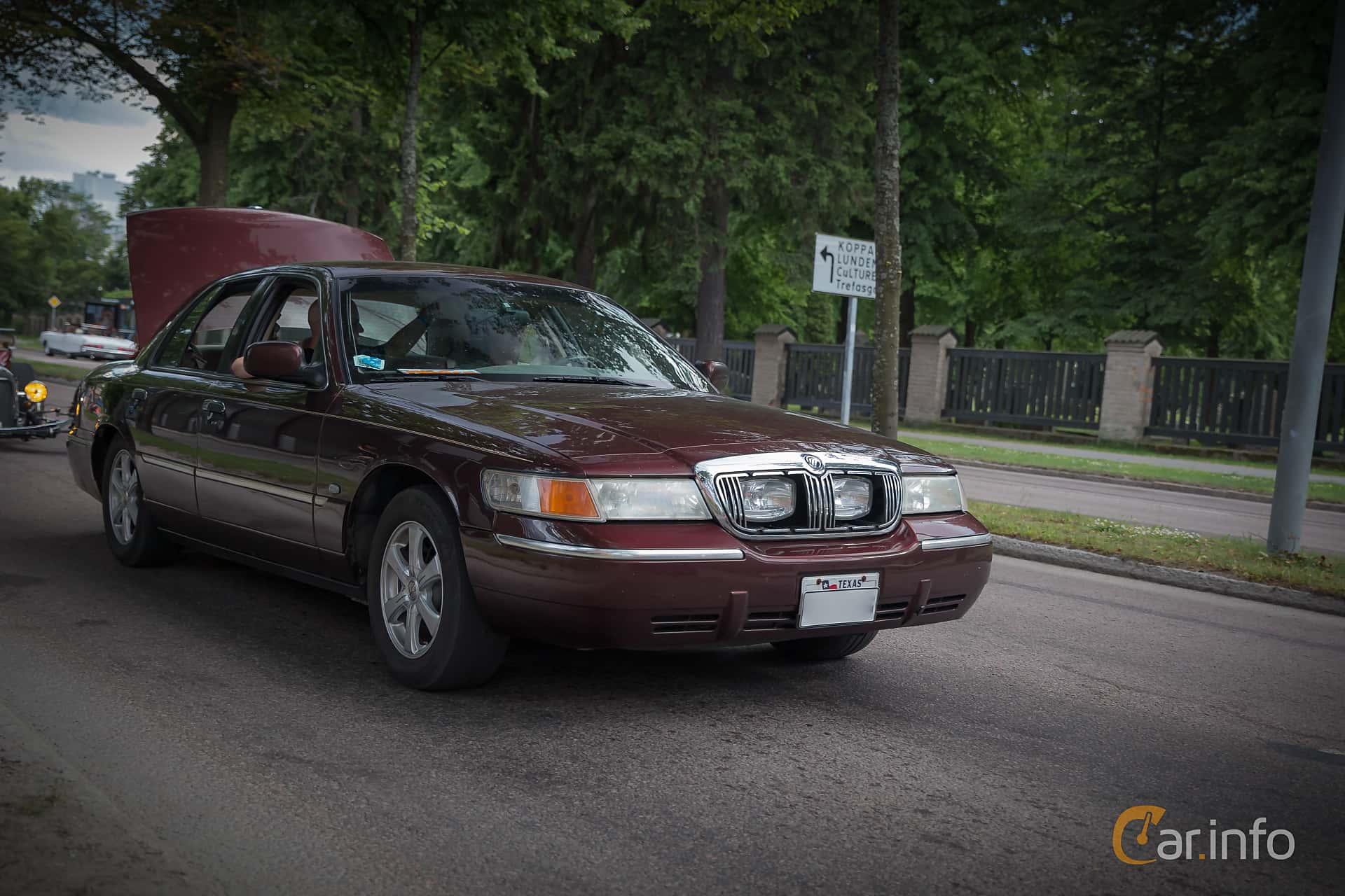 Mercury Grand Marquis 4.6 V8 Automatic, 223hp, 2001