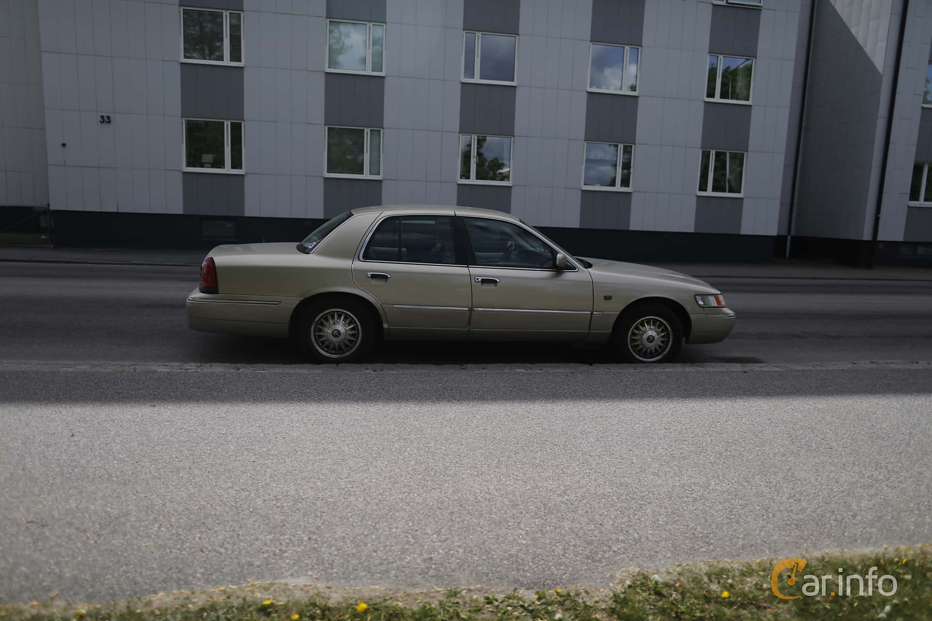 Mercury Grand Marquis 4.6 V8 Automatic, 4-speed