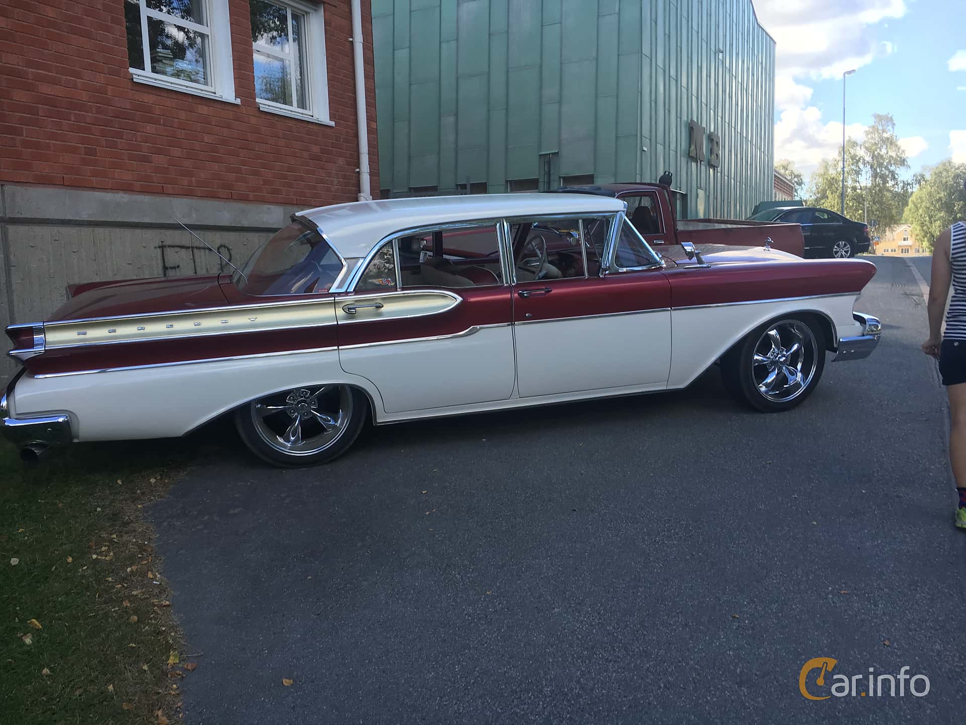 Mercury Monterey 4-door Sedan 5.1 V8 Automatic, 258hp, 1957