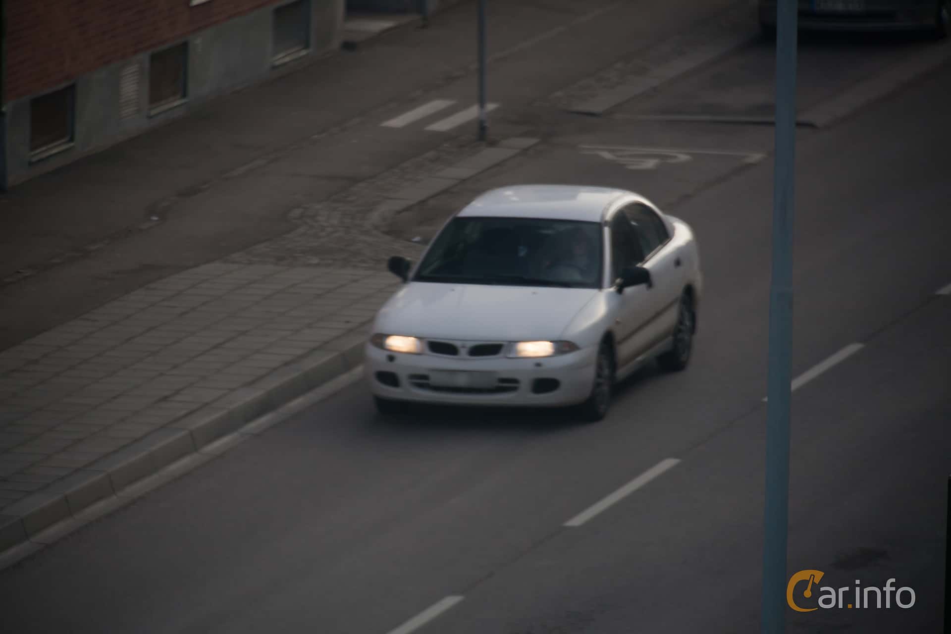 Mitsubishi Carisma 1.8 generation DA1A, Automatic, 4-speed