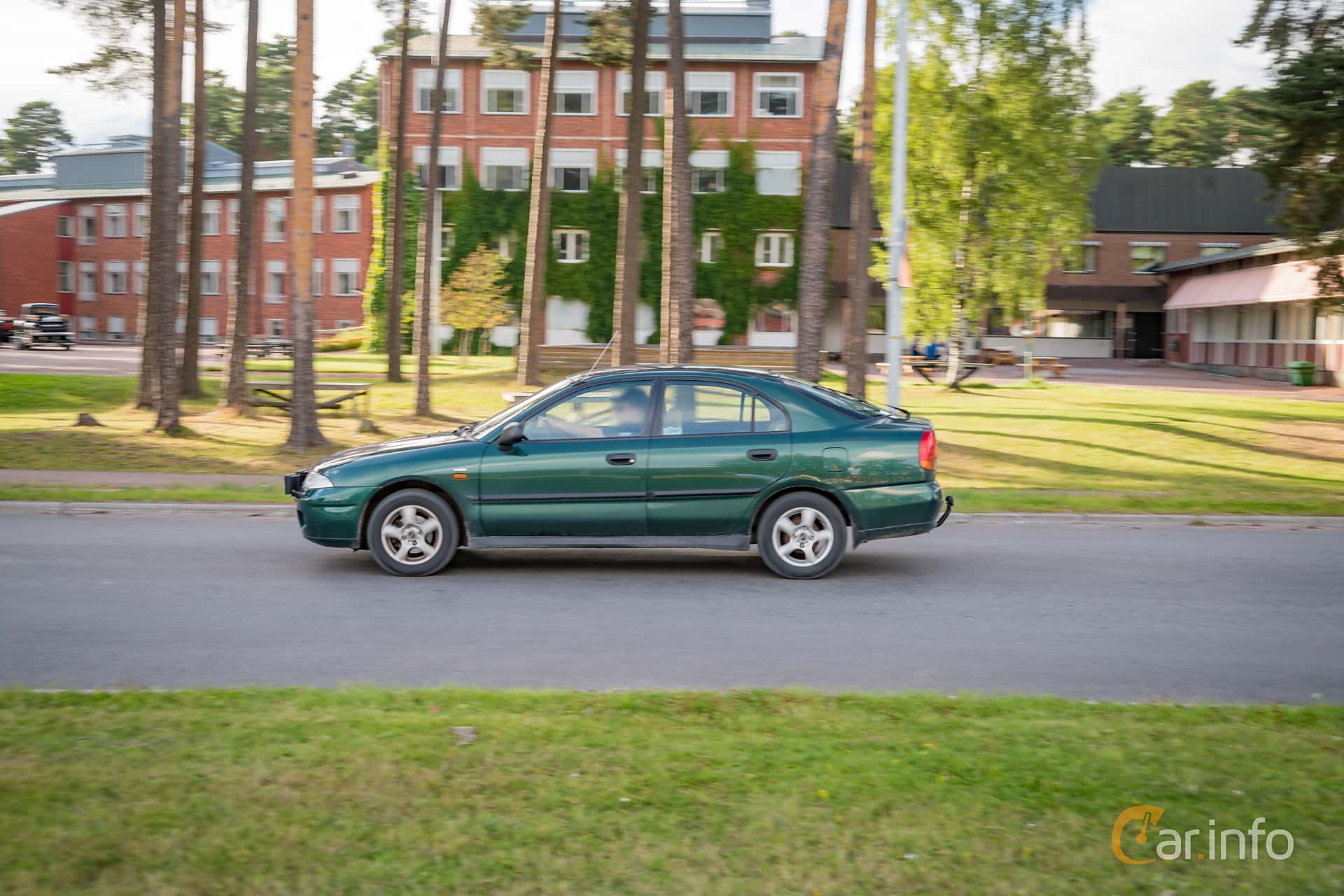 Mitsubishi Carisma Hatchback 1.8 Automatic, 125hp, 1999