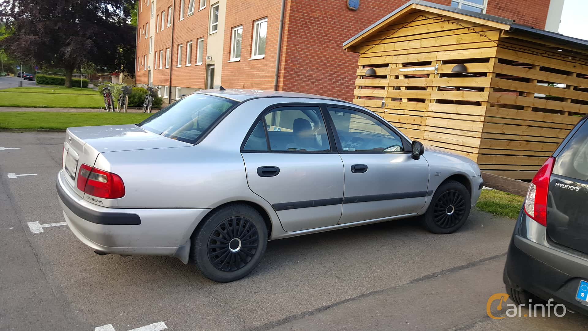 Mitsubishi Carisma 1.9 TD Manual, 90hp, 1999