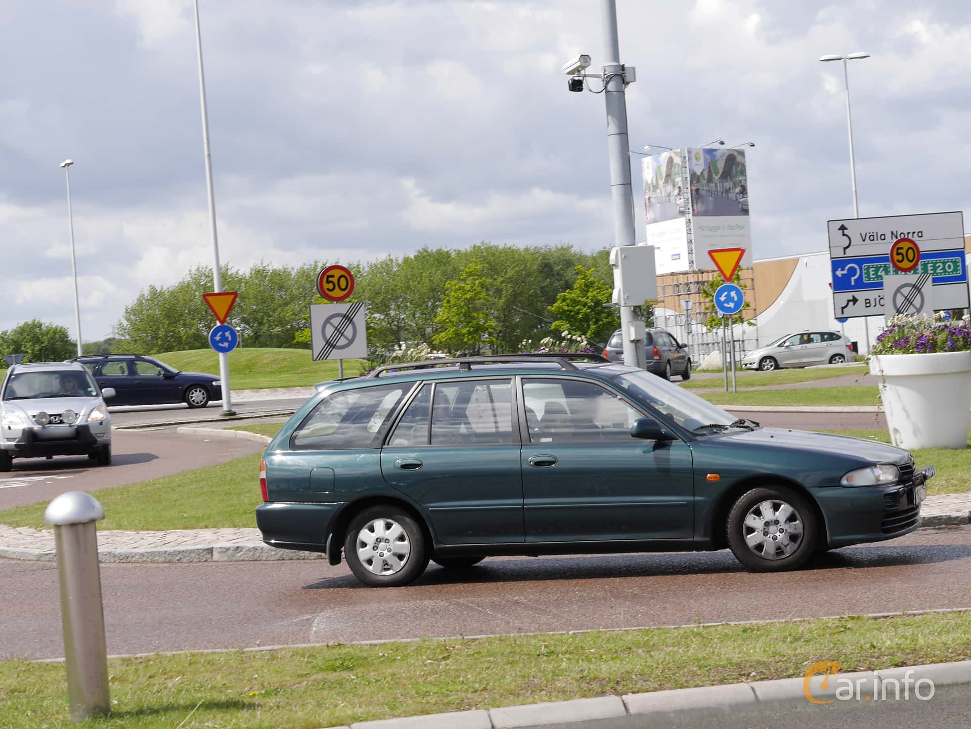 Mitsubishi Lancer Wagon 1.3 75hp, 2003