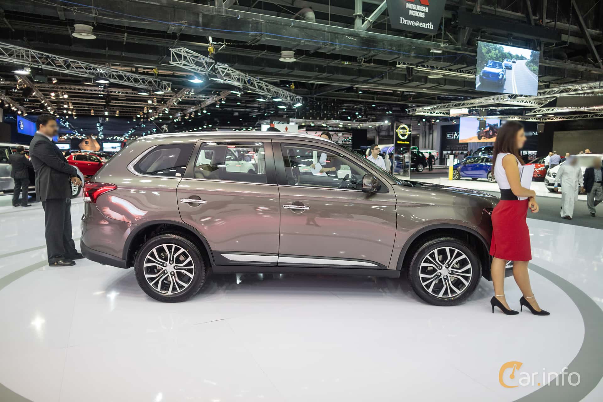 Mitsubishi Outlander 2.4 4WD CVT, 168hp, 2015