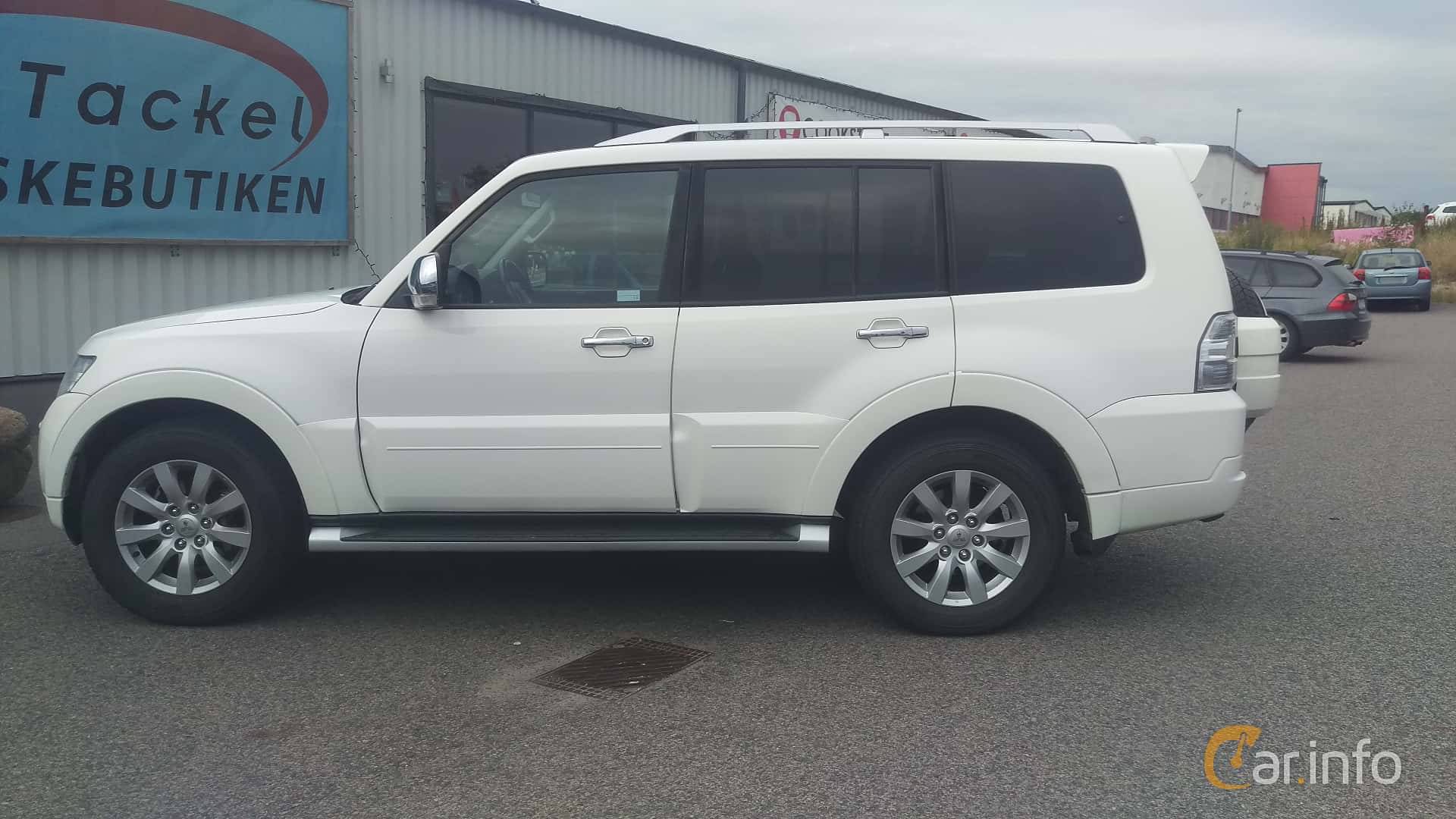 Mitsubishi Pajero 5-door 3.5 V6 4WD Automatic, 189hp, 2012