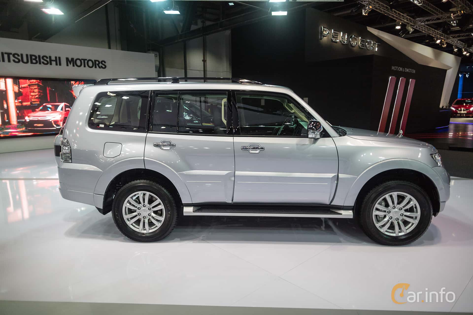 Mitsubishi Pajero 5-door generation V80 2nd Facelift 3.8 V6 4WD Automatic, 5-speed