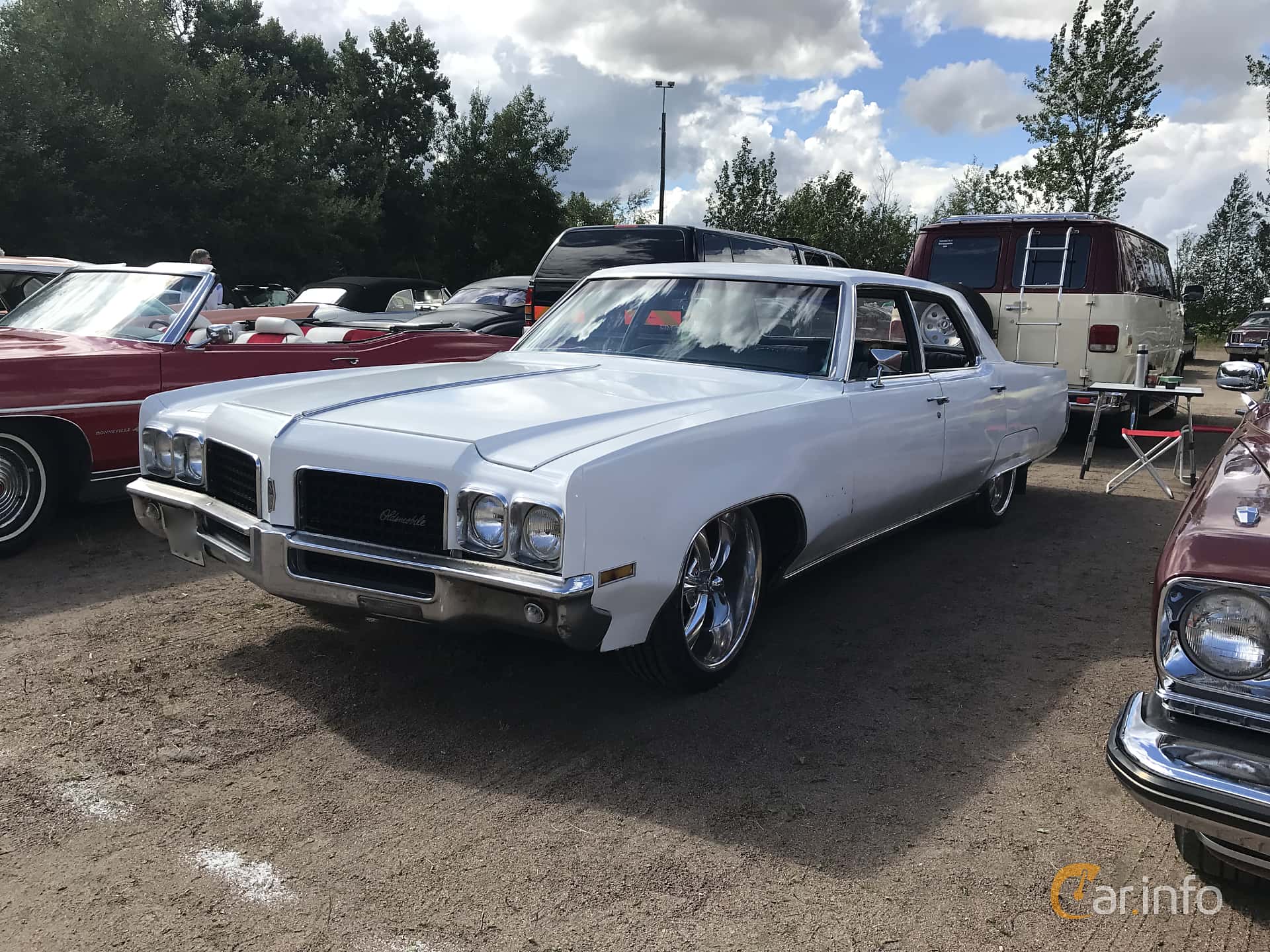 Oldsmobile Ninety-Eight Luxury Sedan 7.5 V8 Hydra-Matic, 370hp, 1970