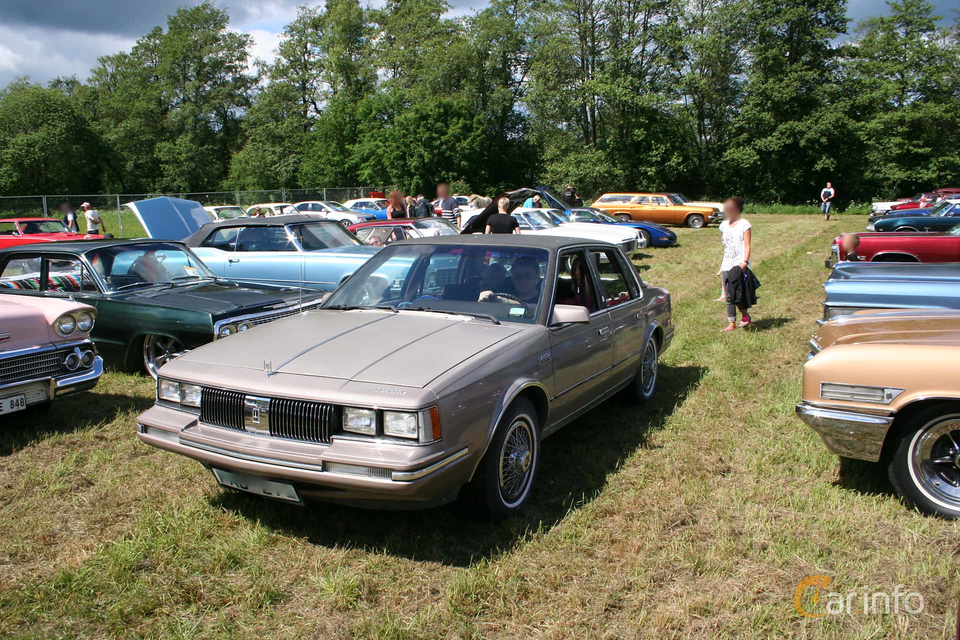 Oldsmobile Cutlass Ciera Sedan 3.0 V6 Automatic, 111hp, 1982
