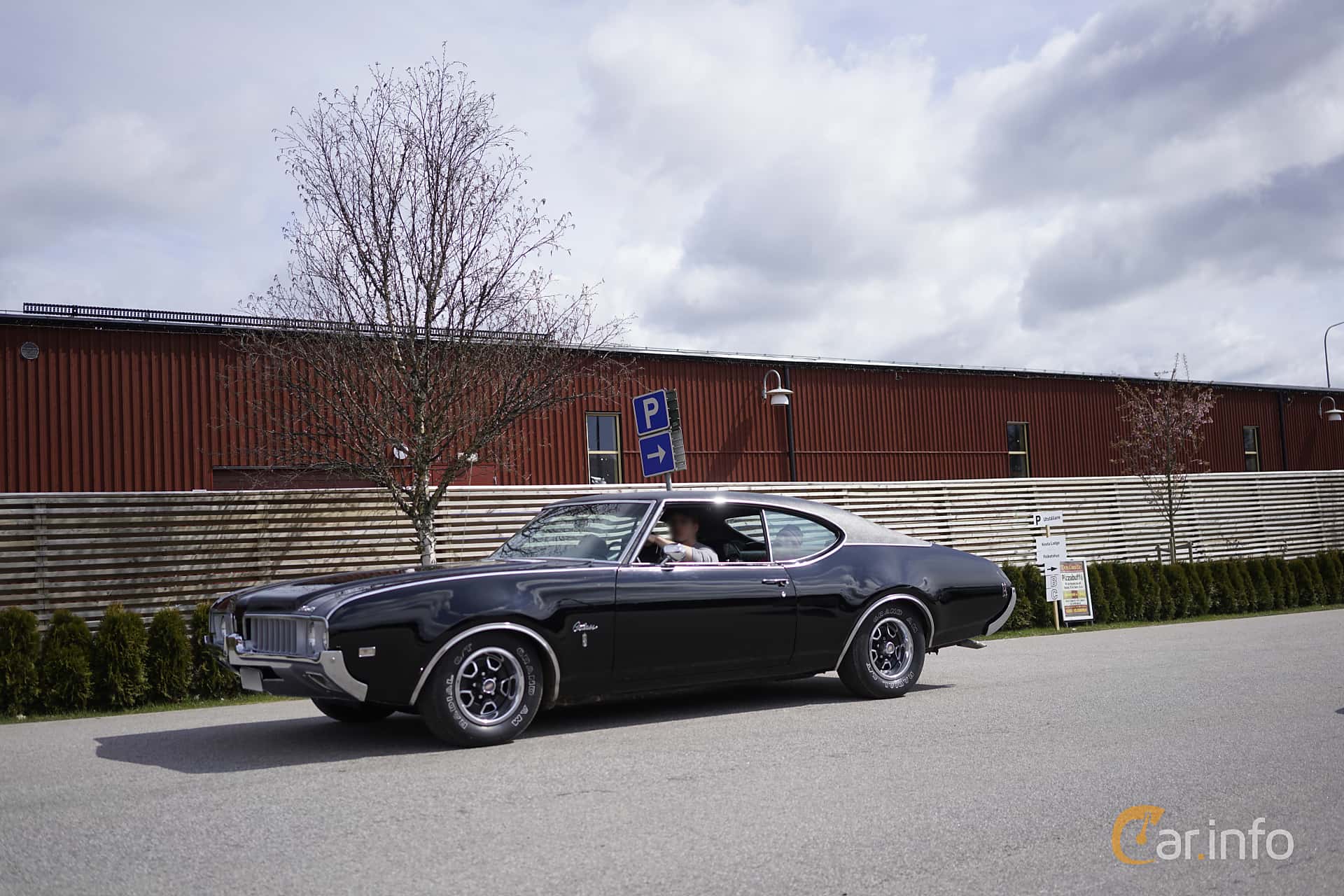 Oldsmobile Cutlass S W-31 Holiday Coupé