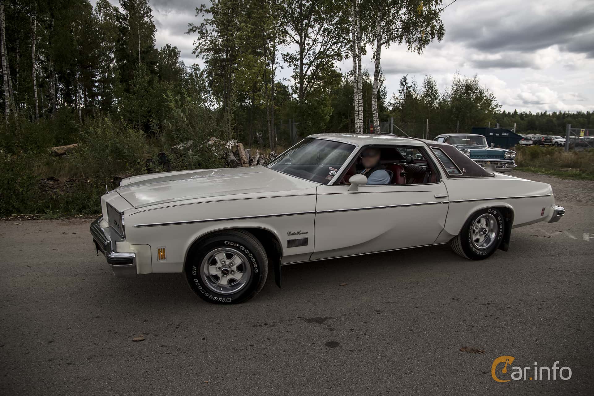 Oldsmobile Cutlass Supreme Collonade Hardtop Coupé 5.7 V8 Hydra-Matic, 173hp, 1975
