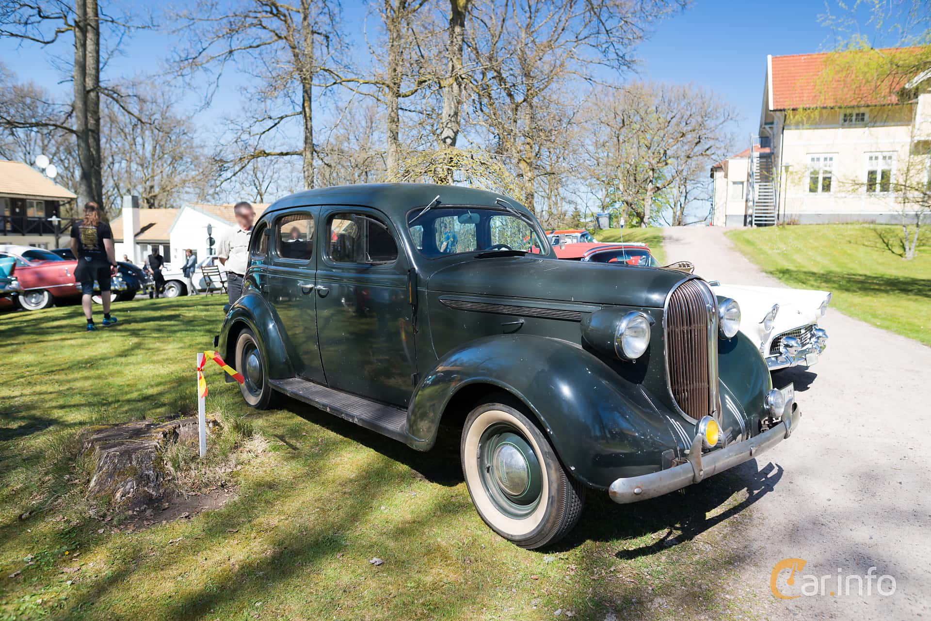Plymouth Deluxe 4-door Sedan 3.3 Manual, 82hp, 1938