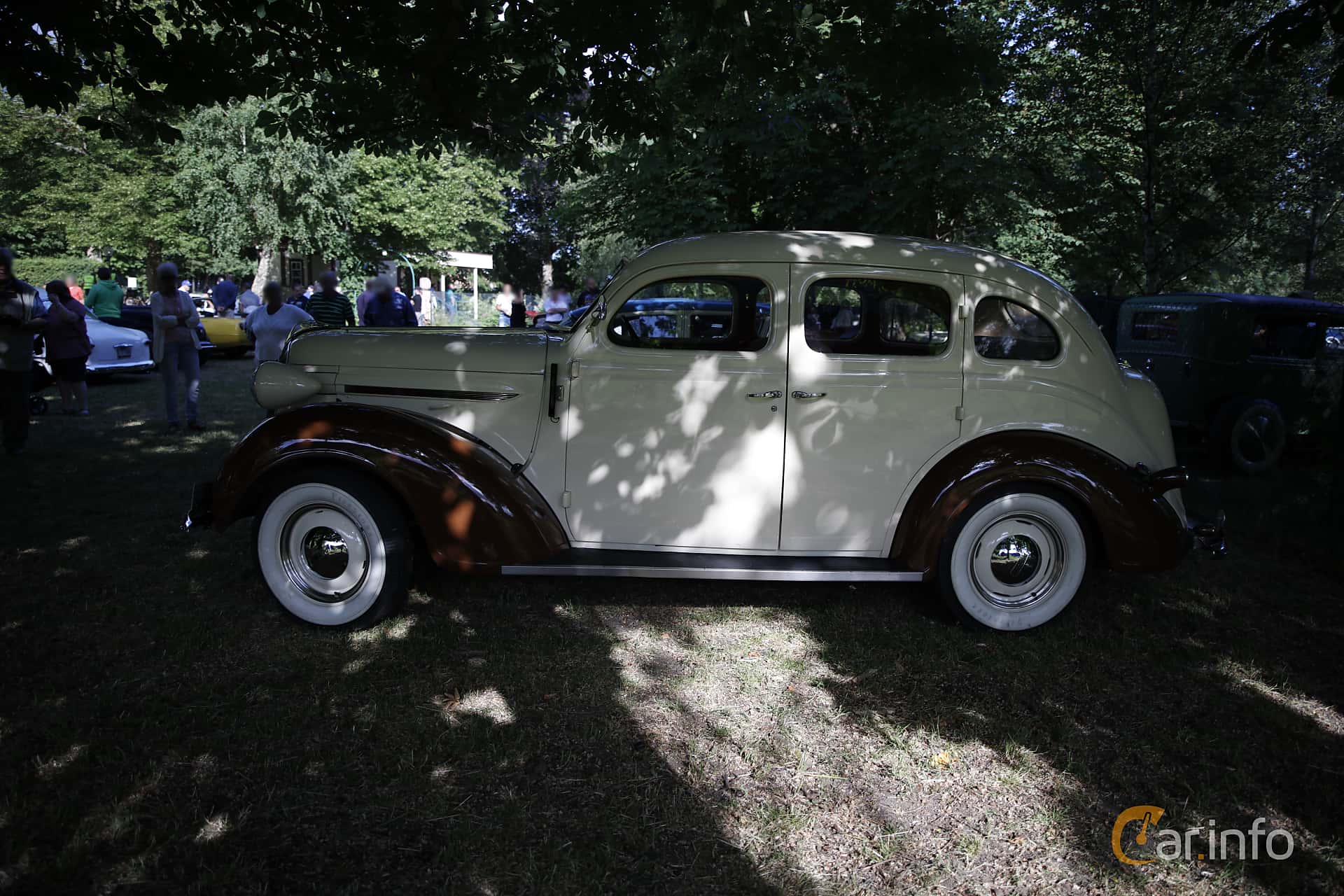 Plymouth Deluxe 4-door Sedan generation PJ/P2/P4/P6 3.3 Manual, 3-speed