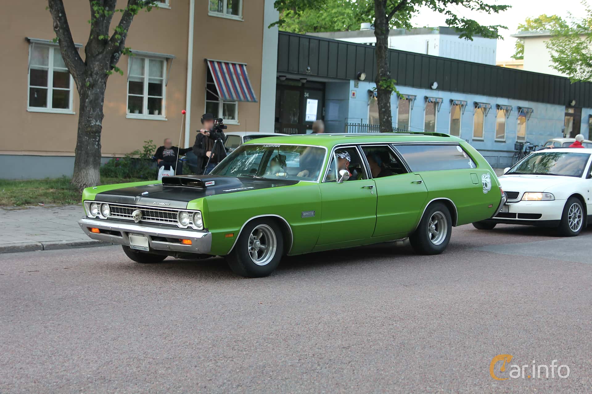 Plymouth Fury II 3-seat Custom Suburban 6.3 V8 Manual, 334hp, 1969