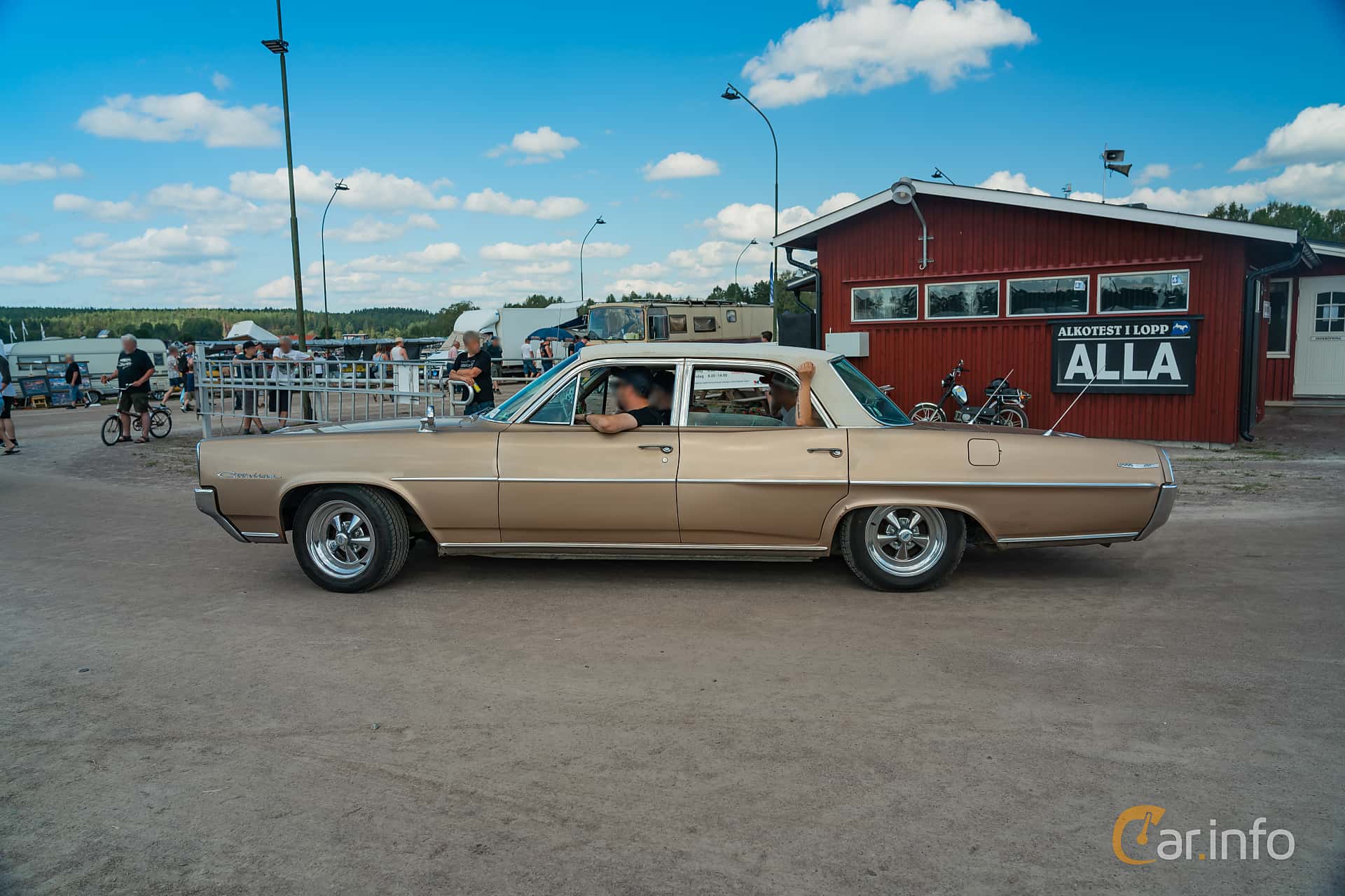 Pontiac Catalina 4-door Sedan 6.4 V8 Manual, 271hp, 1964