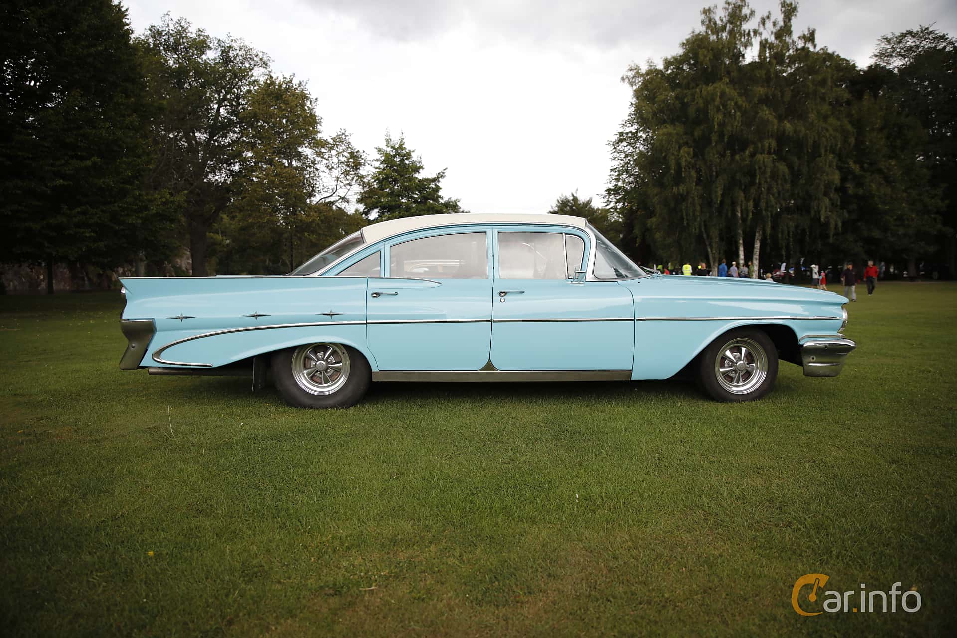 Pontiac Catalina Sedan 6.4 V8 Automatic, 4-speed