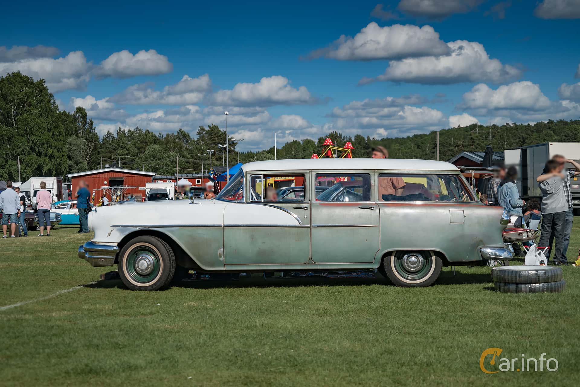 Pontiac Chieftain 4-door Safari 5.2 V8 Hydra-Matic, 208hp, 1956