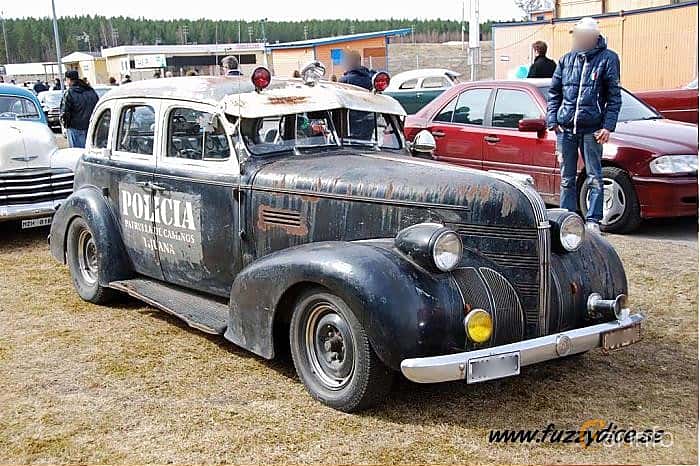 Pontiac Deluxe Eight 4-door Touring Sedan 4.1 Manual, 101hp, 1939