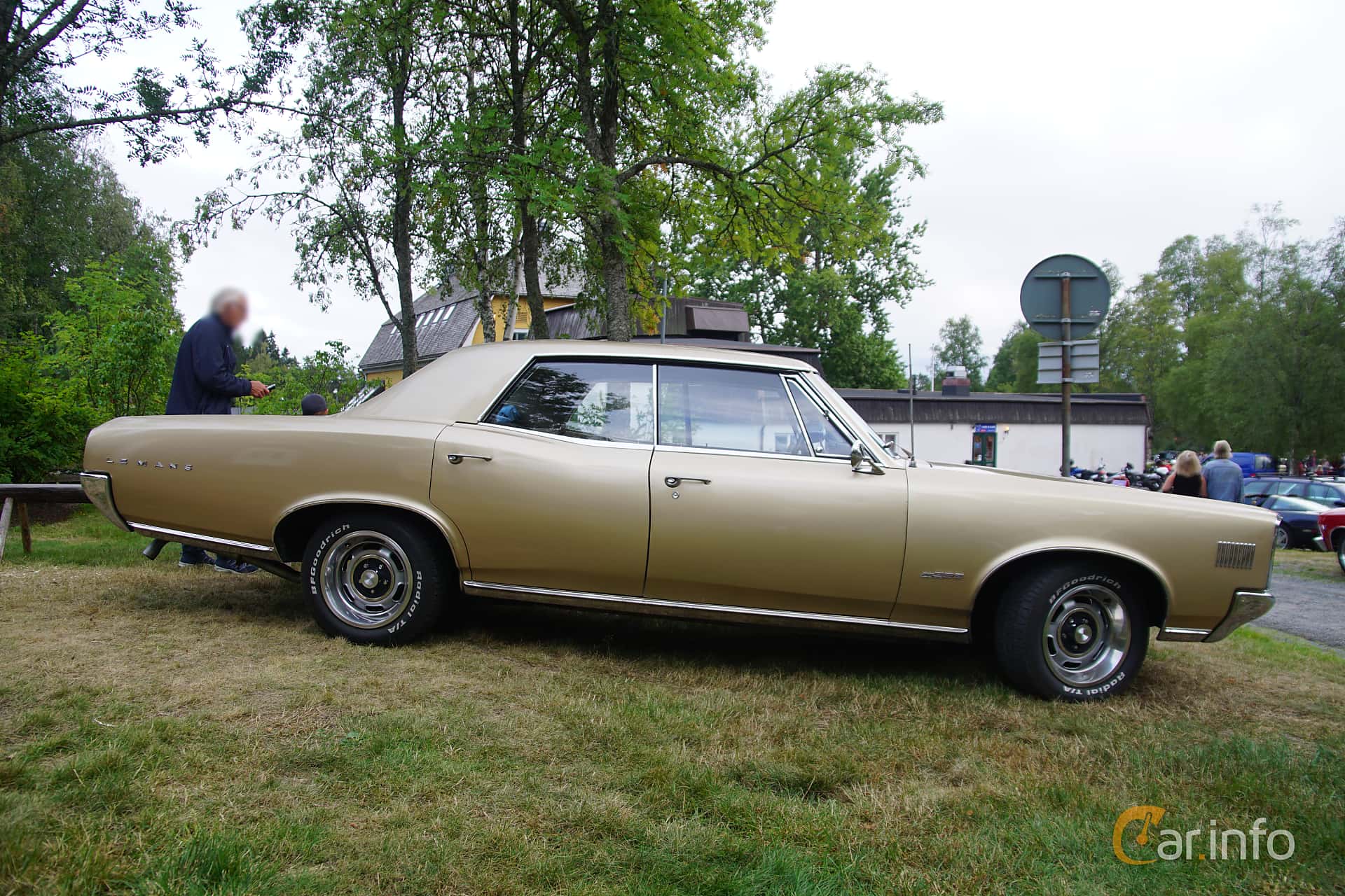 Pontiac LeMans 4-door Hardtop 5.3 V8 Hydra-Matic, 289hp, 1967