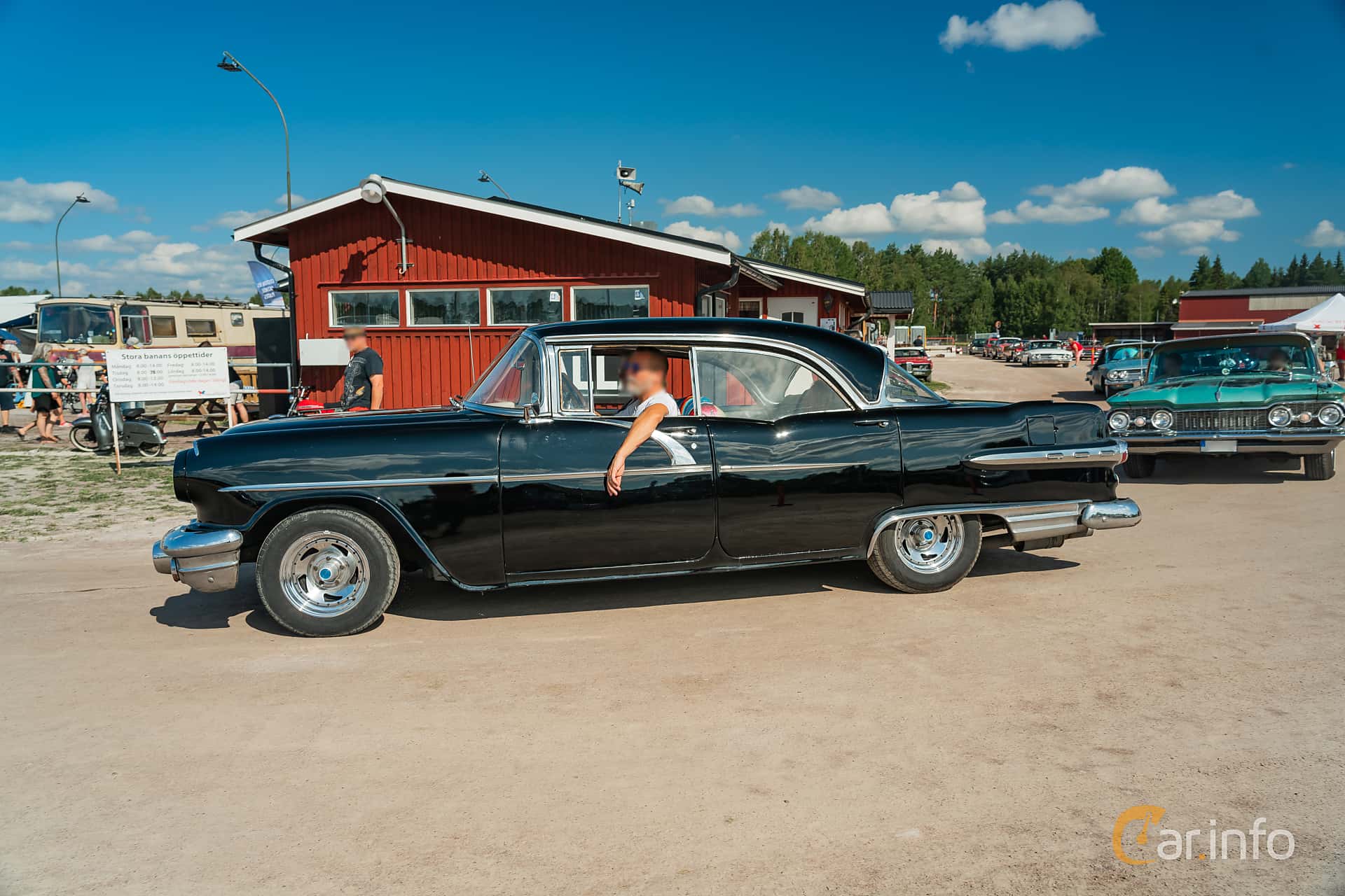 Pontiac Pathfinder Deluxe Sport Sedan 4.6 V8 Hydra-Matic, 188hp, 1957