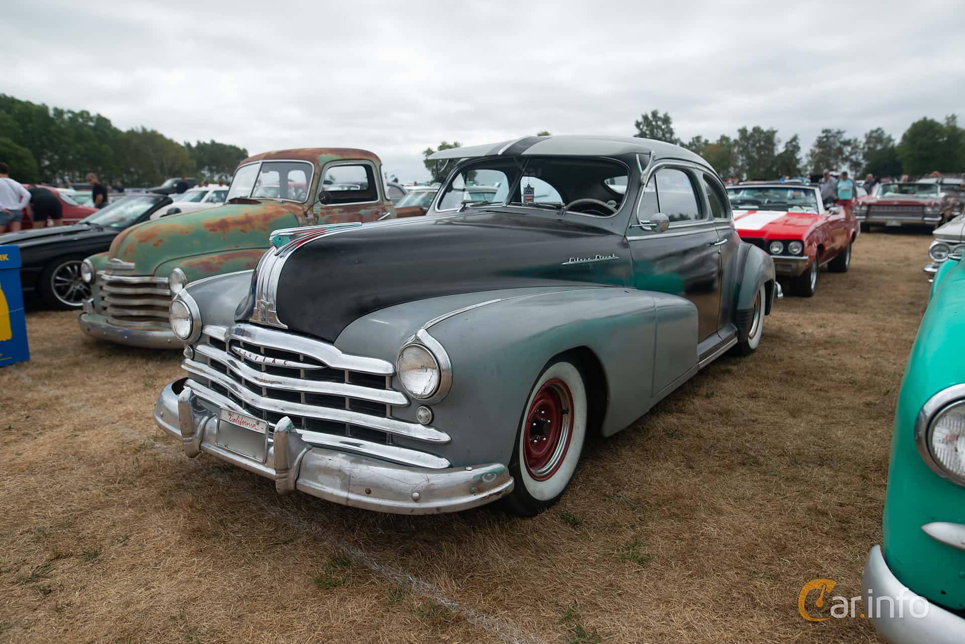 Pontiac Streamliner Sedan 4.1 Manual, 105hp, 1948