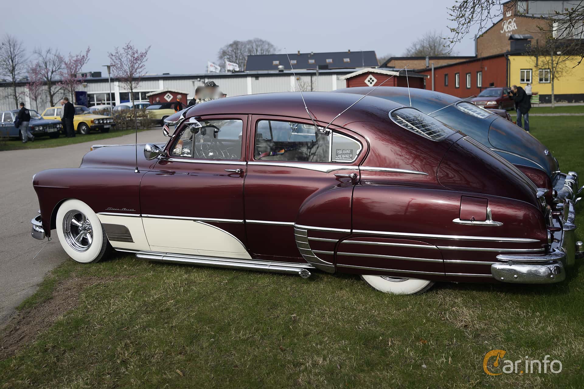 Pontiac Streamliner Sedan 4.1 Manual, 105hp, 1949