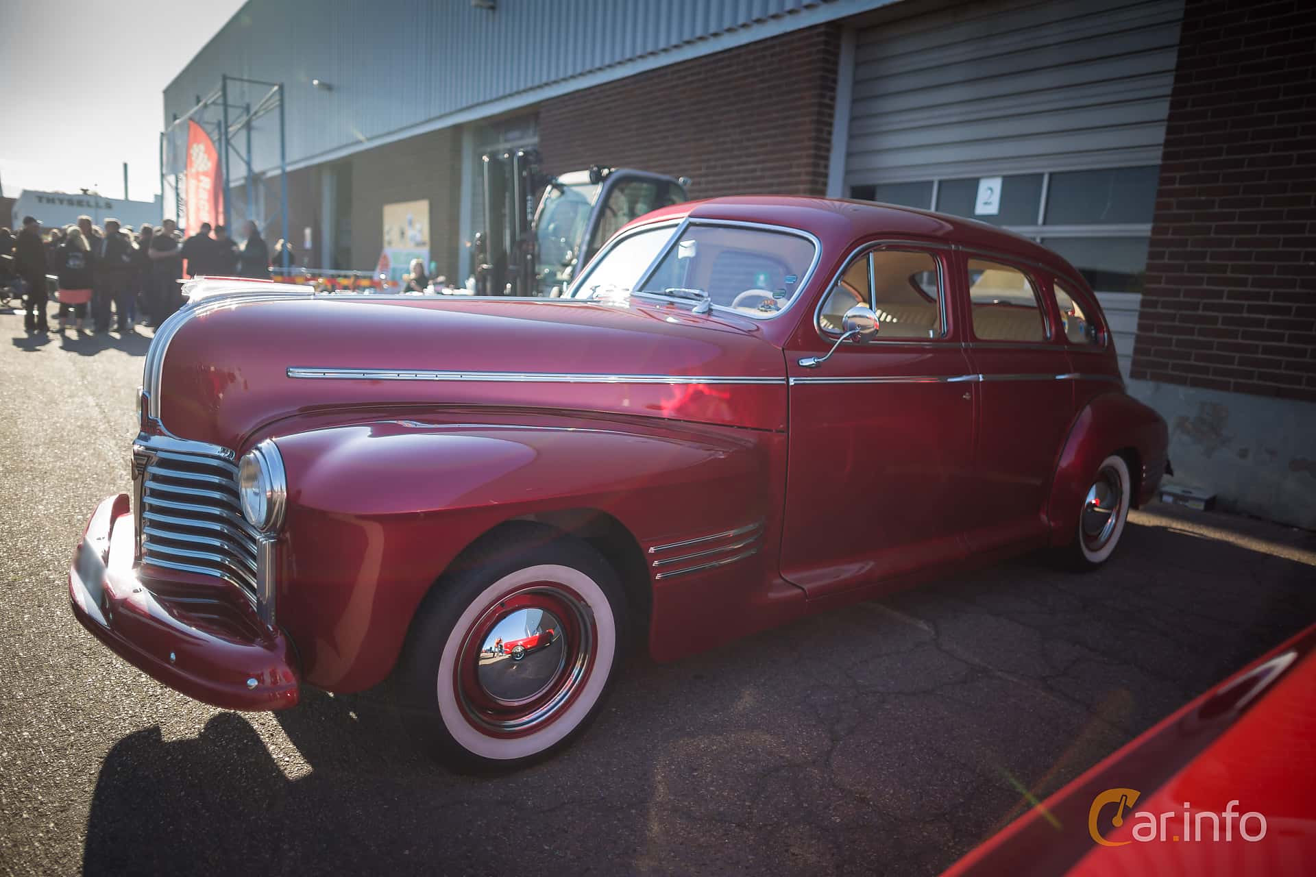 Pontiac Streamliner Sedan 4.1 Manual, 105hp, 1942