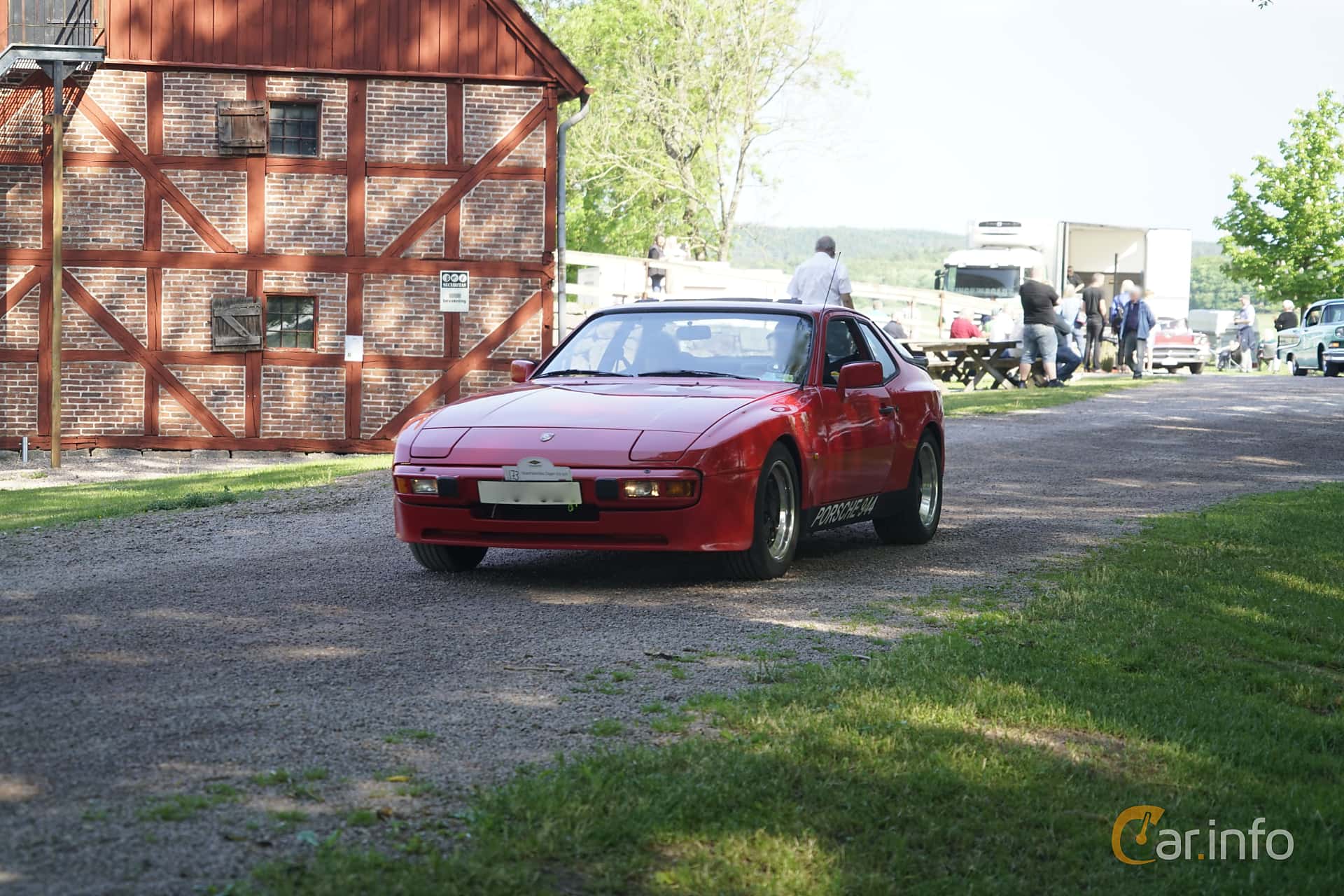 Porsche 944  163hp, 1982