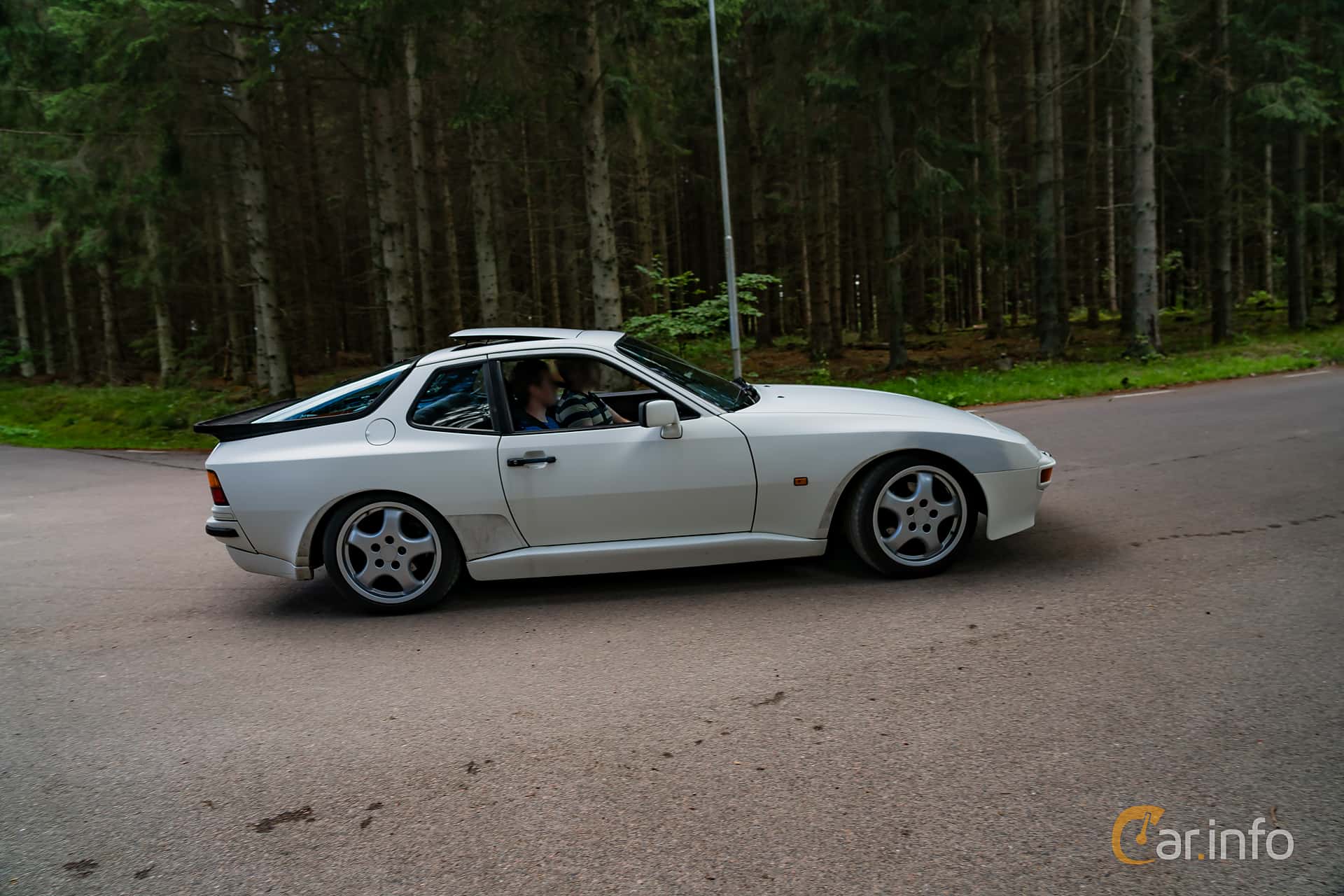 Porsche 944