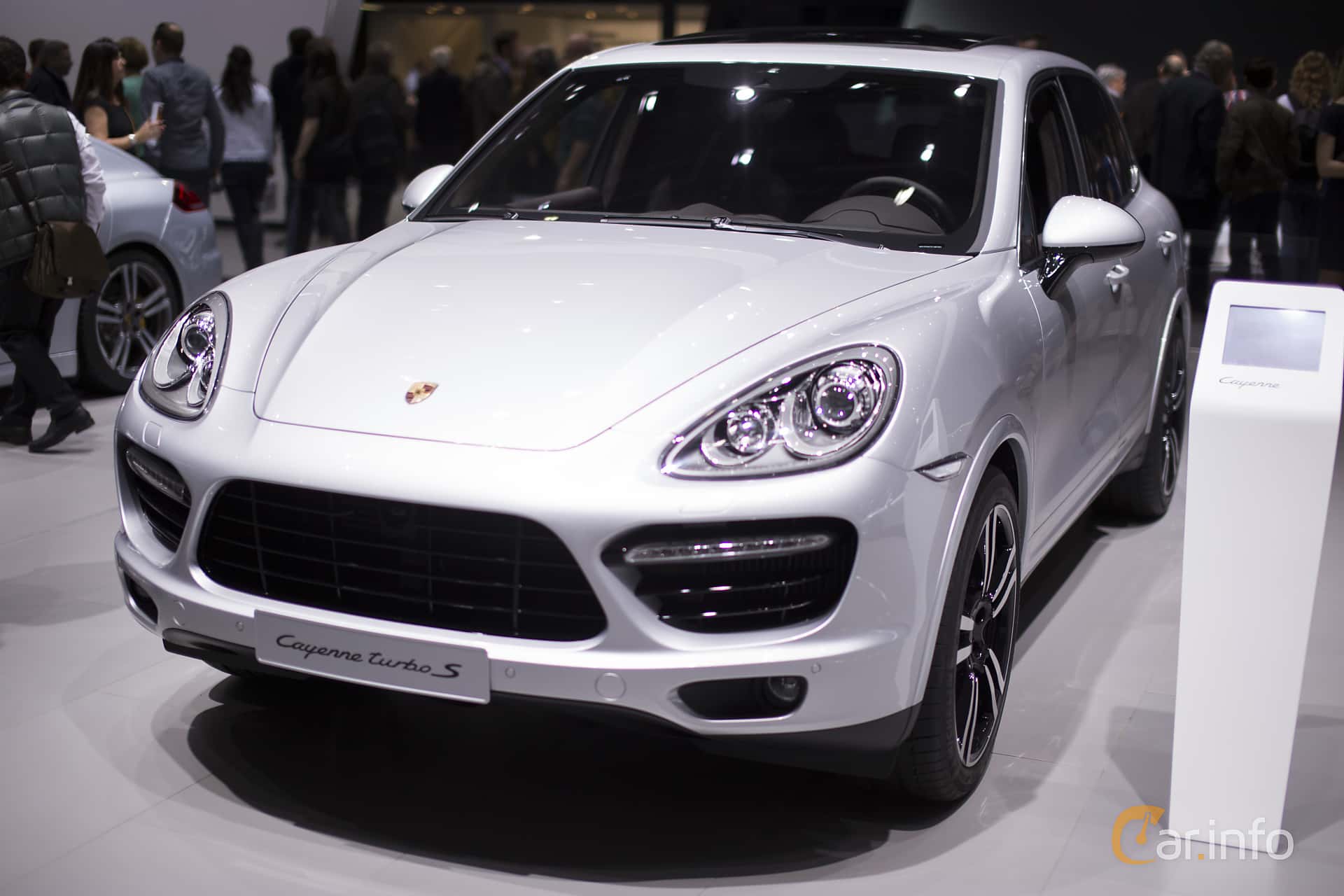 Porsche Cayenne Turbo S  TipTronic S, 550hp, 2015
